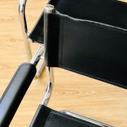 Pair of tubular armchairs in metal and leather Style Marcel Breuer