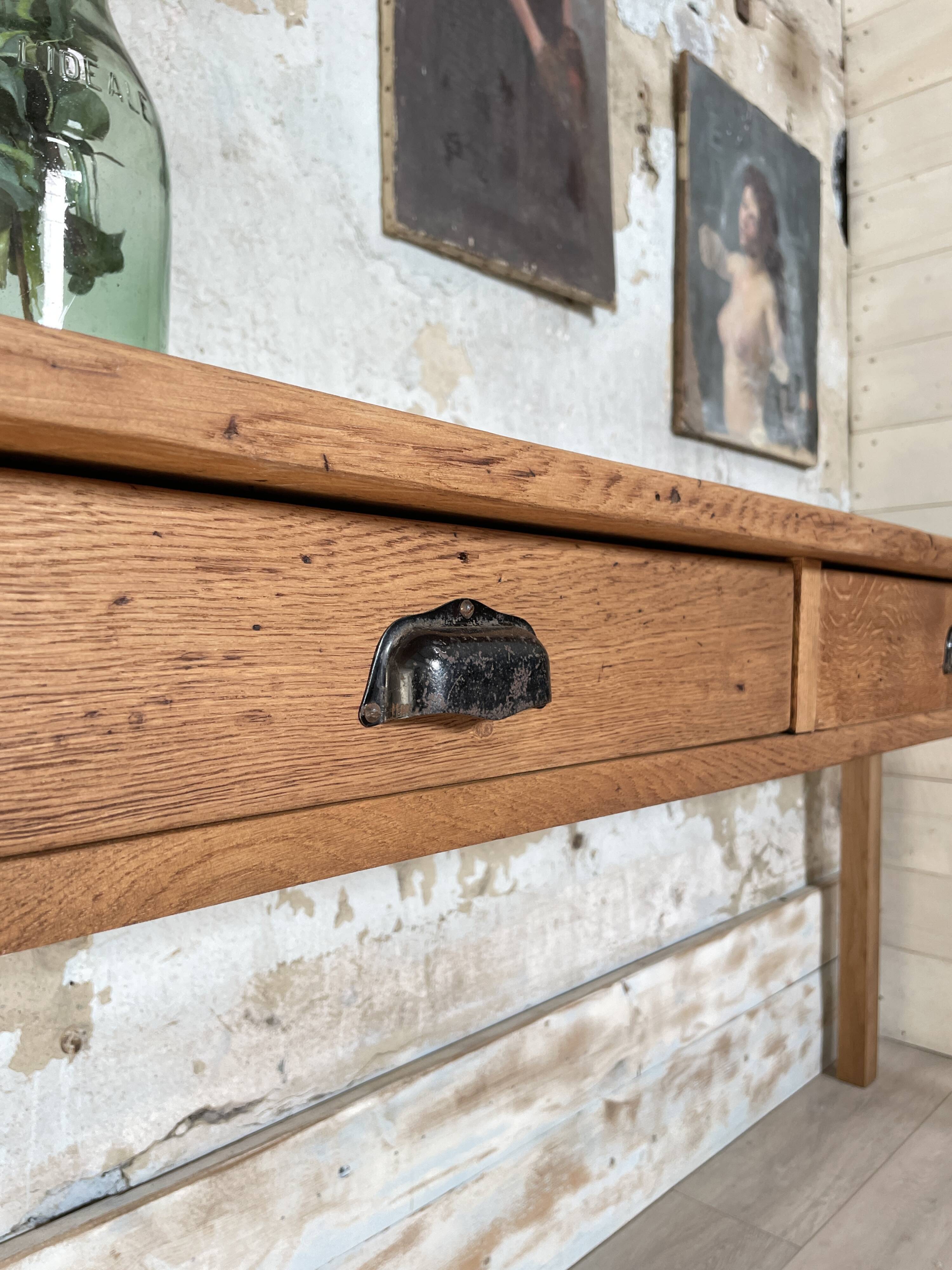 Console service in solid oak, circa 1900.