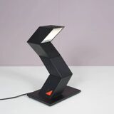 Lampe de bureau « Zig Zag » des années 1980, conçue par Shui L. D. Chan pour New Horizons, Hong Kong.