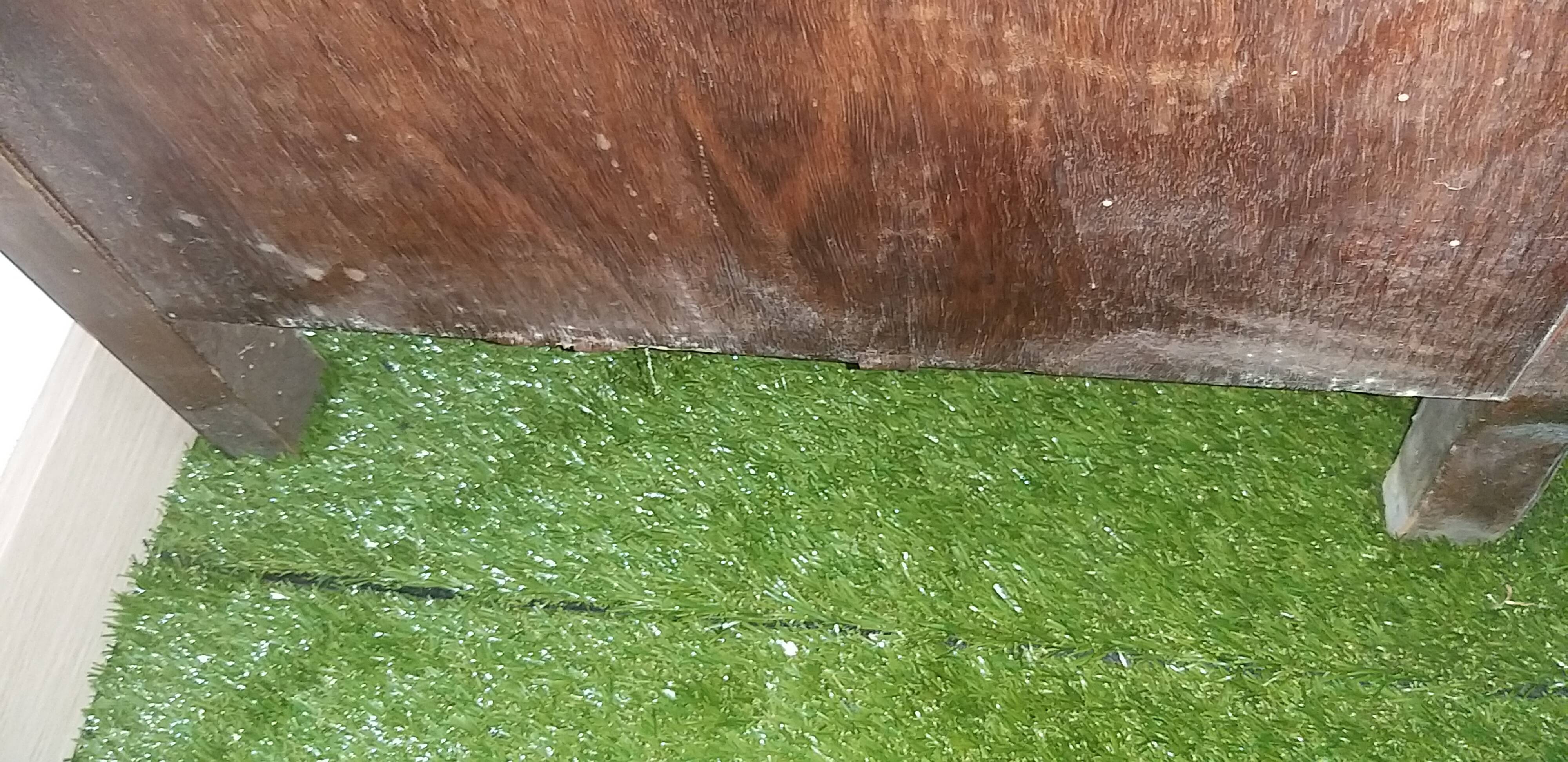 Commodity / wooden and marble toilet table