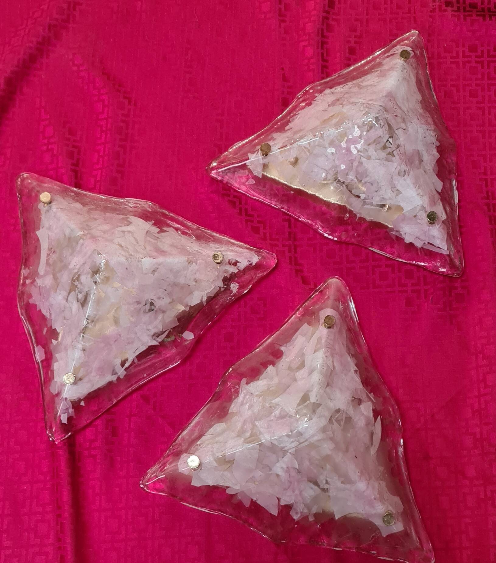 applique ou Lustre triangulaire 1970 en verre de Murano transparent  35x35x