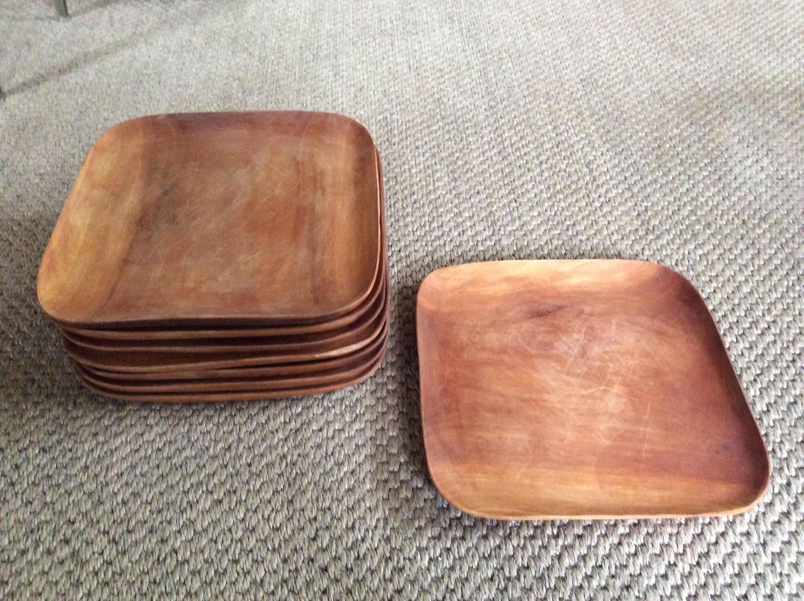 Set of 8 wooden plates