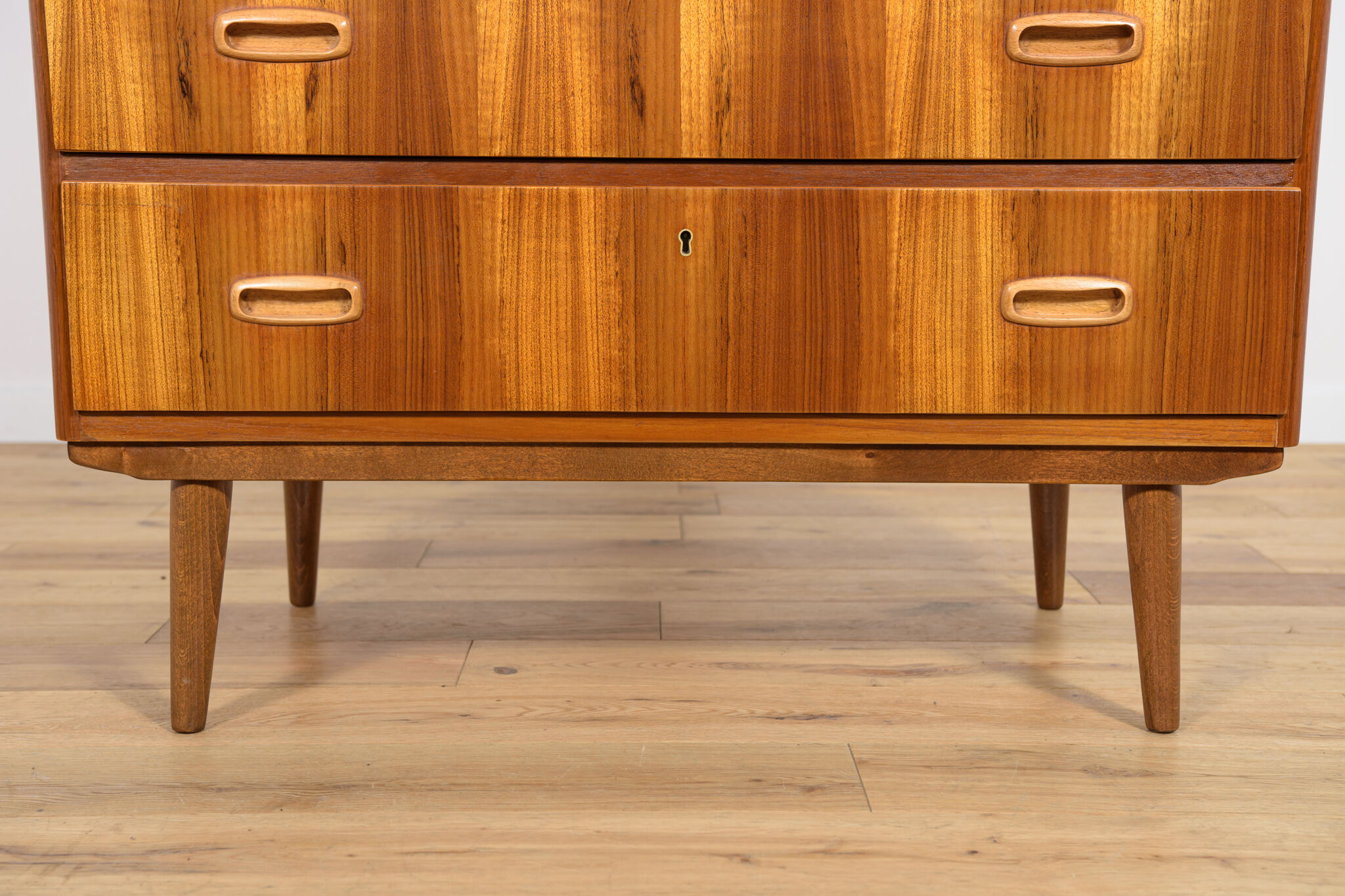 Armoire en teck du milieu du siècle, années 1970
