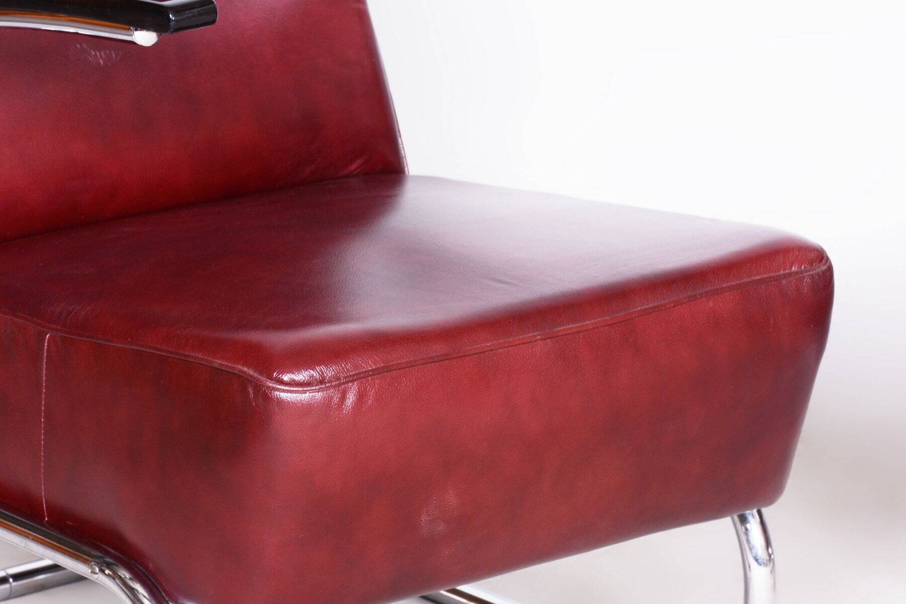 Czech Bauhaus Armchairs in Red Leather and Chrome by Arnošt Beck, 1930s, Set of 2