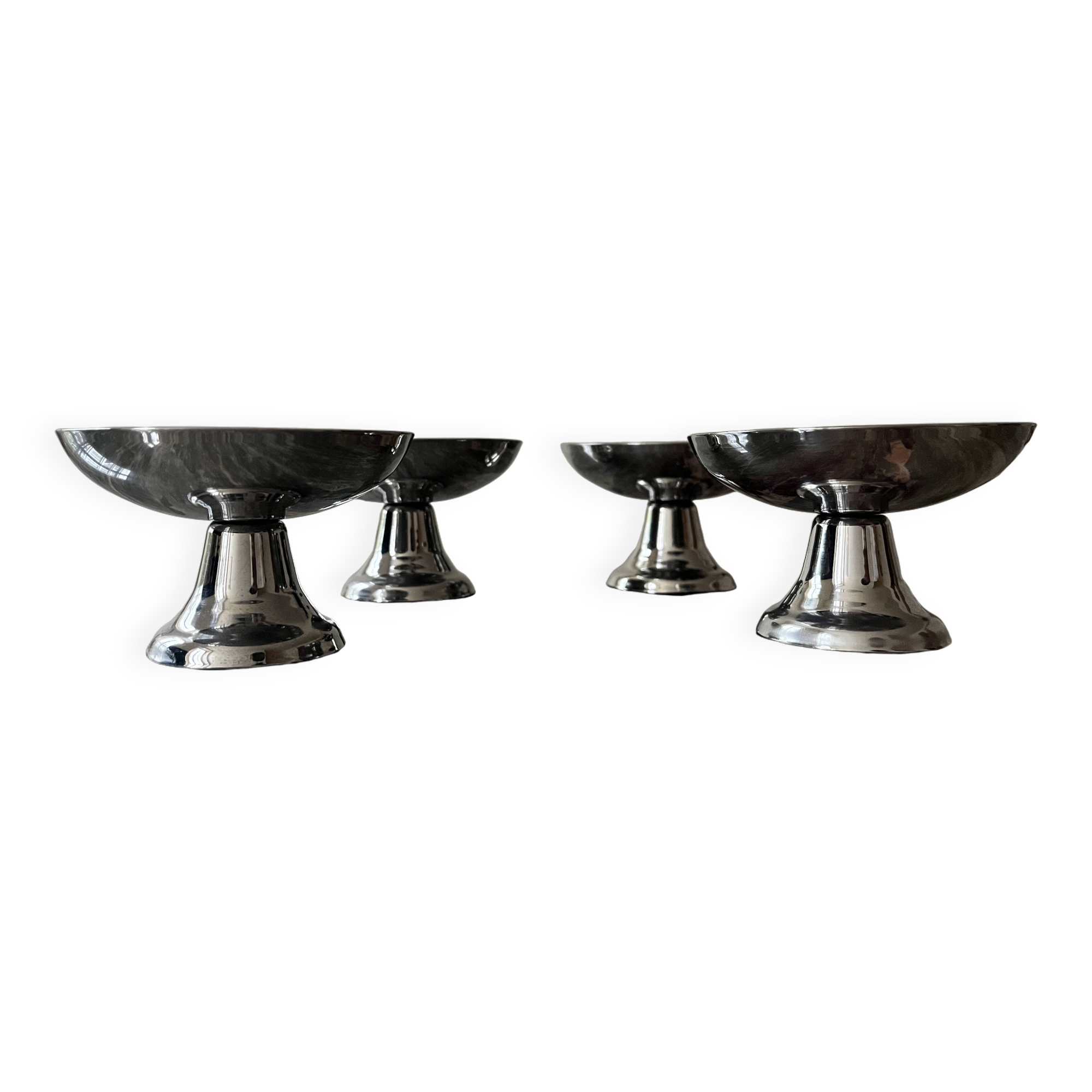 Lot de 4 coupes en métal chromé, 1970