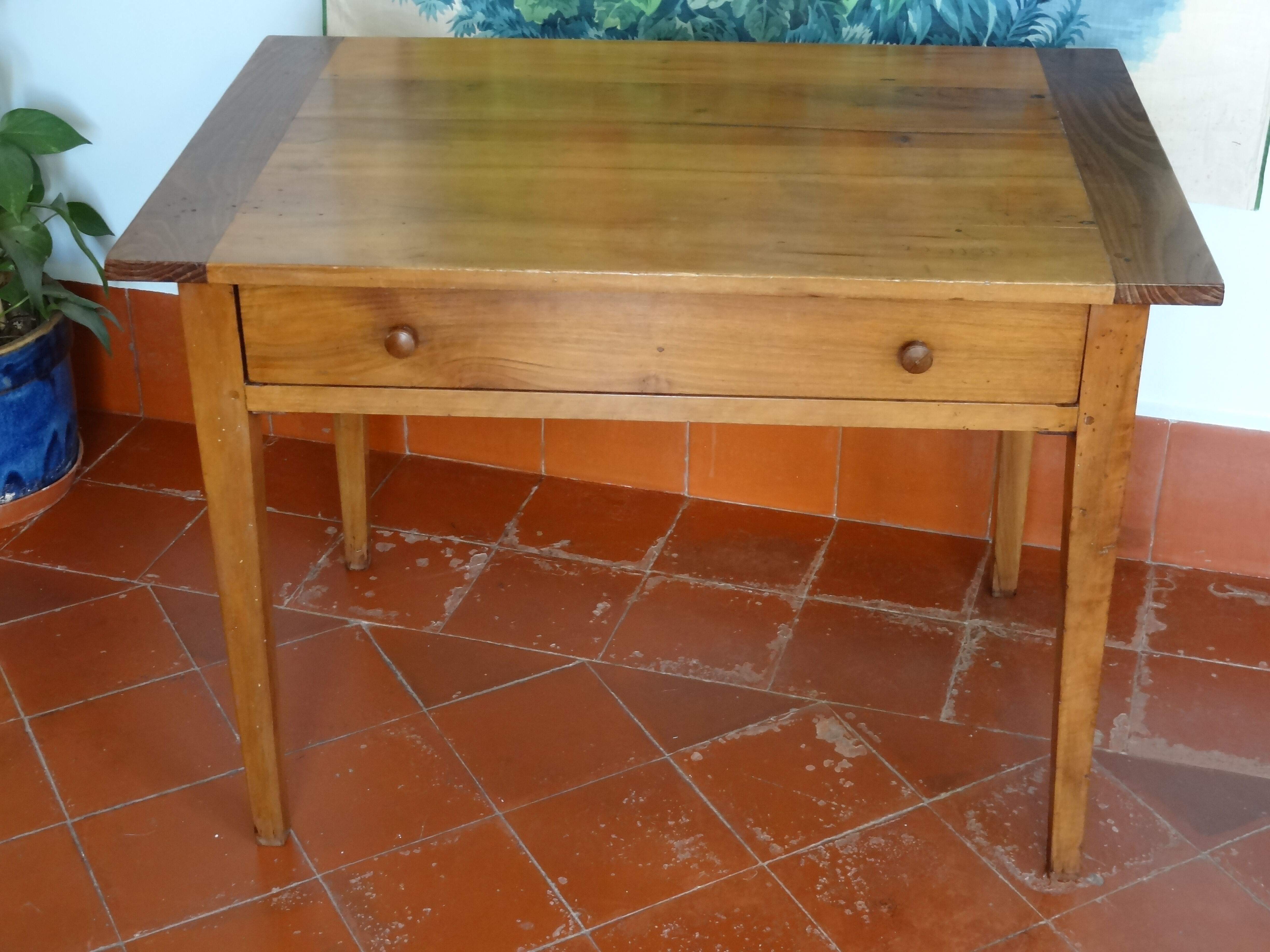 Cherry wood desk nineteenth century with a belt drawer 92 x 67 x 60 cm
