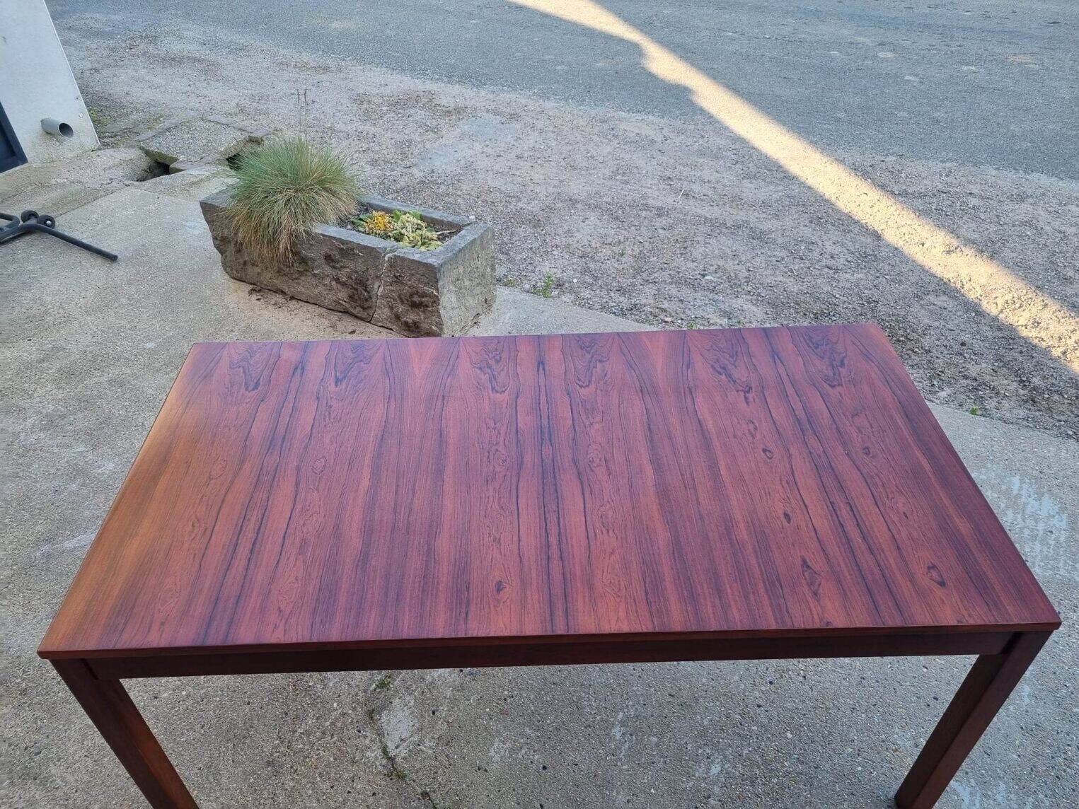 Scandinavian table in rosewood - 1960 design