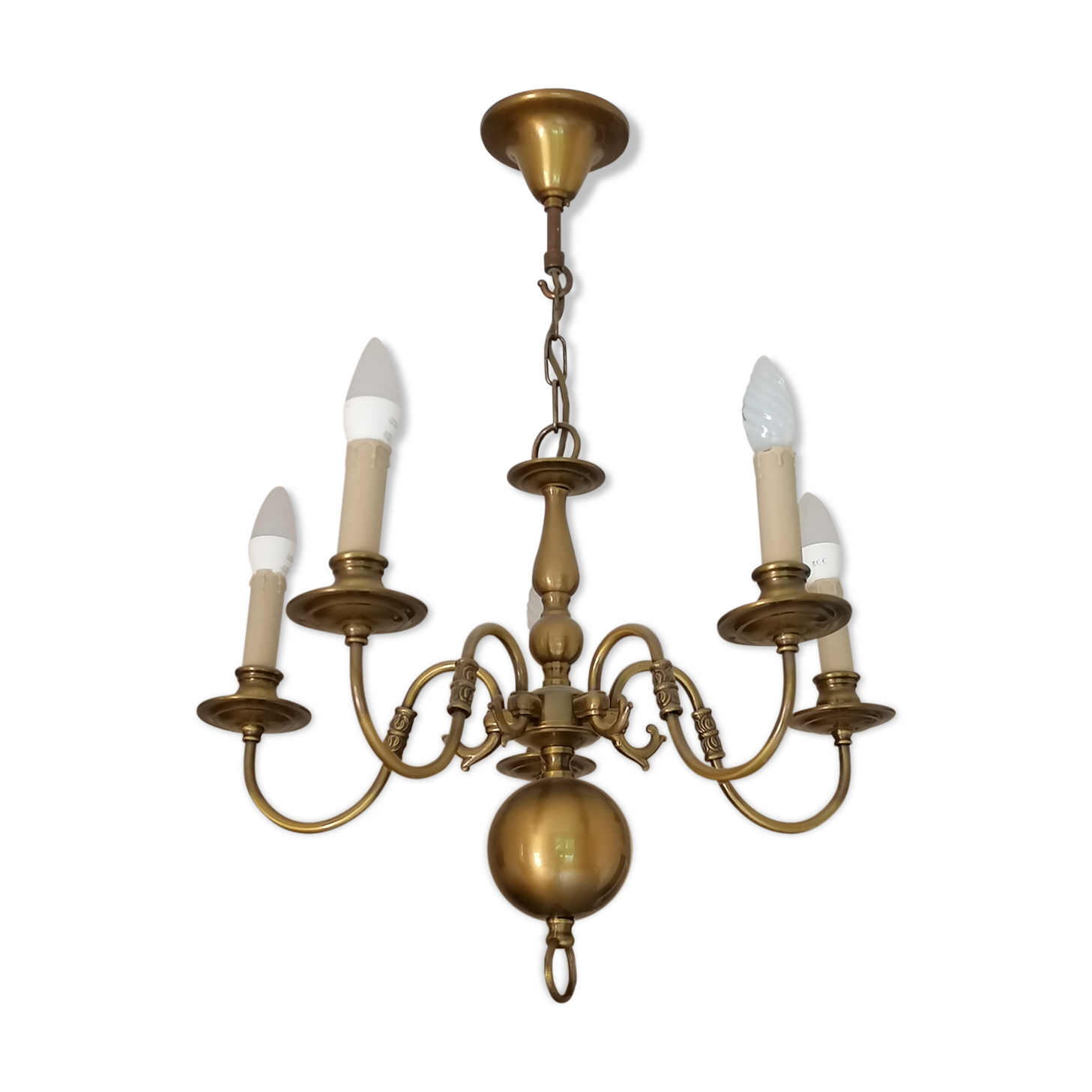 Dutch chandelier 5 fires