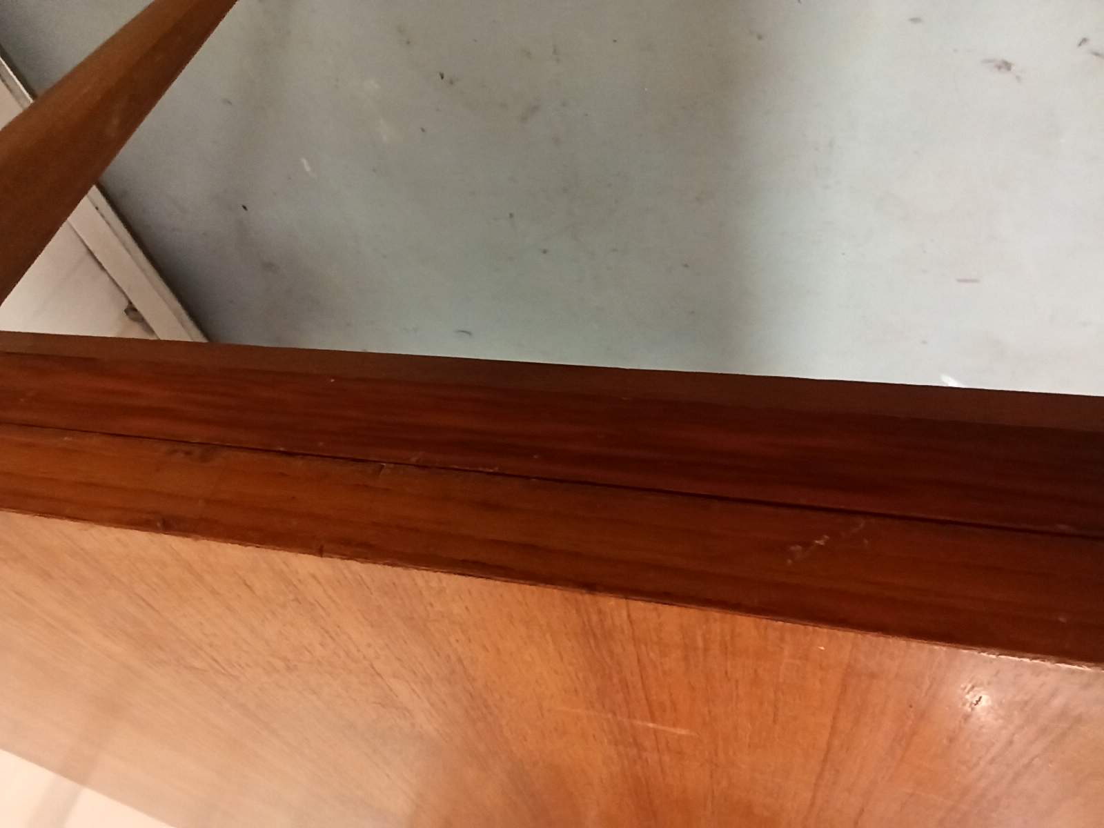 Scandinavian style table 50 year with 2 elongations