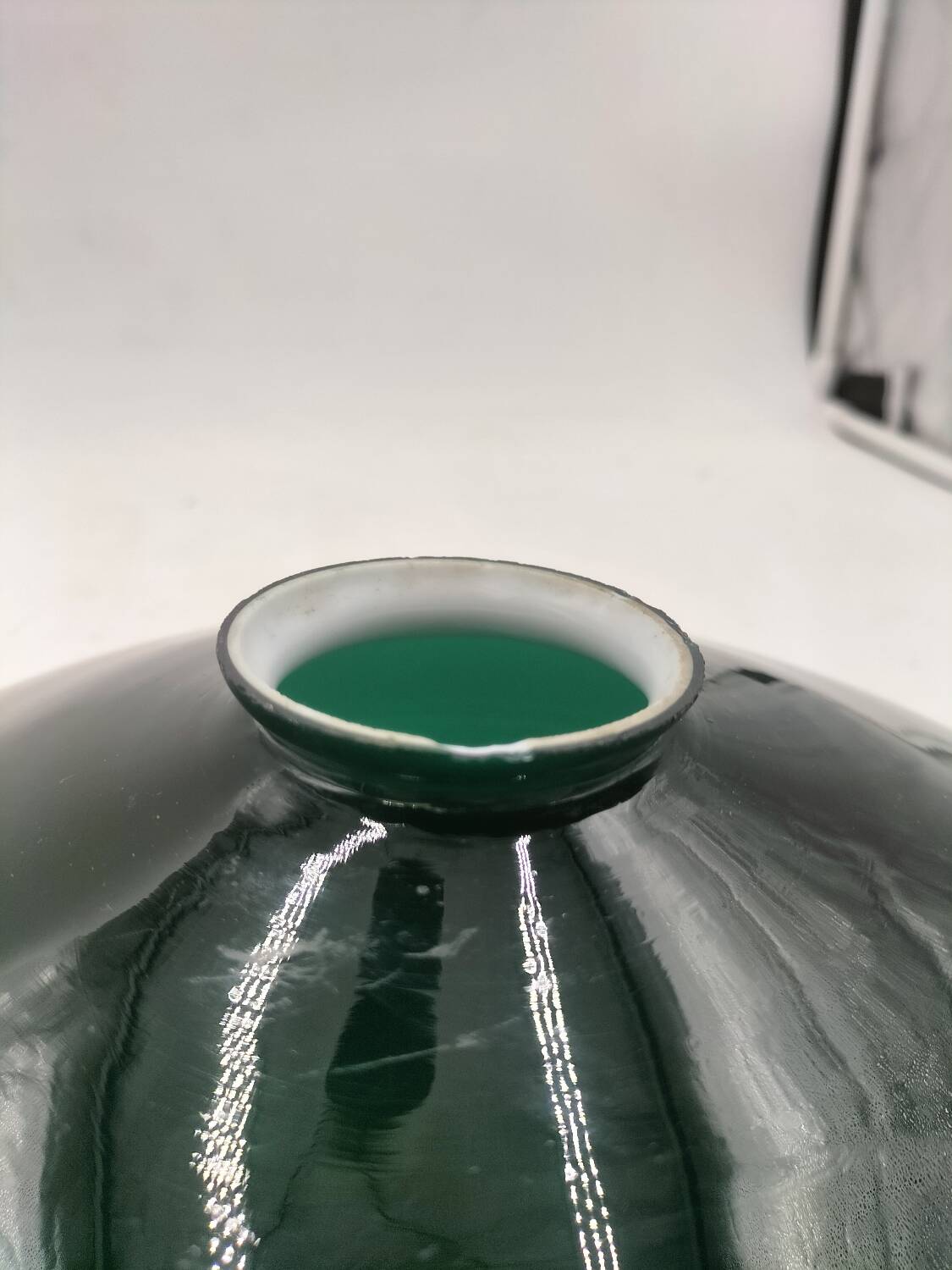 Suspension in green opaline