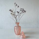 Flacon en verre rose