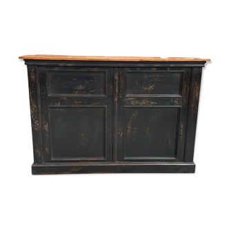 Patinated counter from the early 20th century