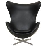 Fauteuil Egg en cuir noir d'Arne Jacobsen pour Fritz Hansen