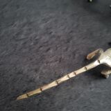 6 vintage knife rests, brass crocodiles, in excellent condition.