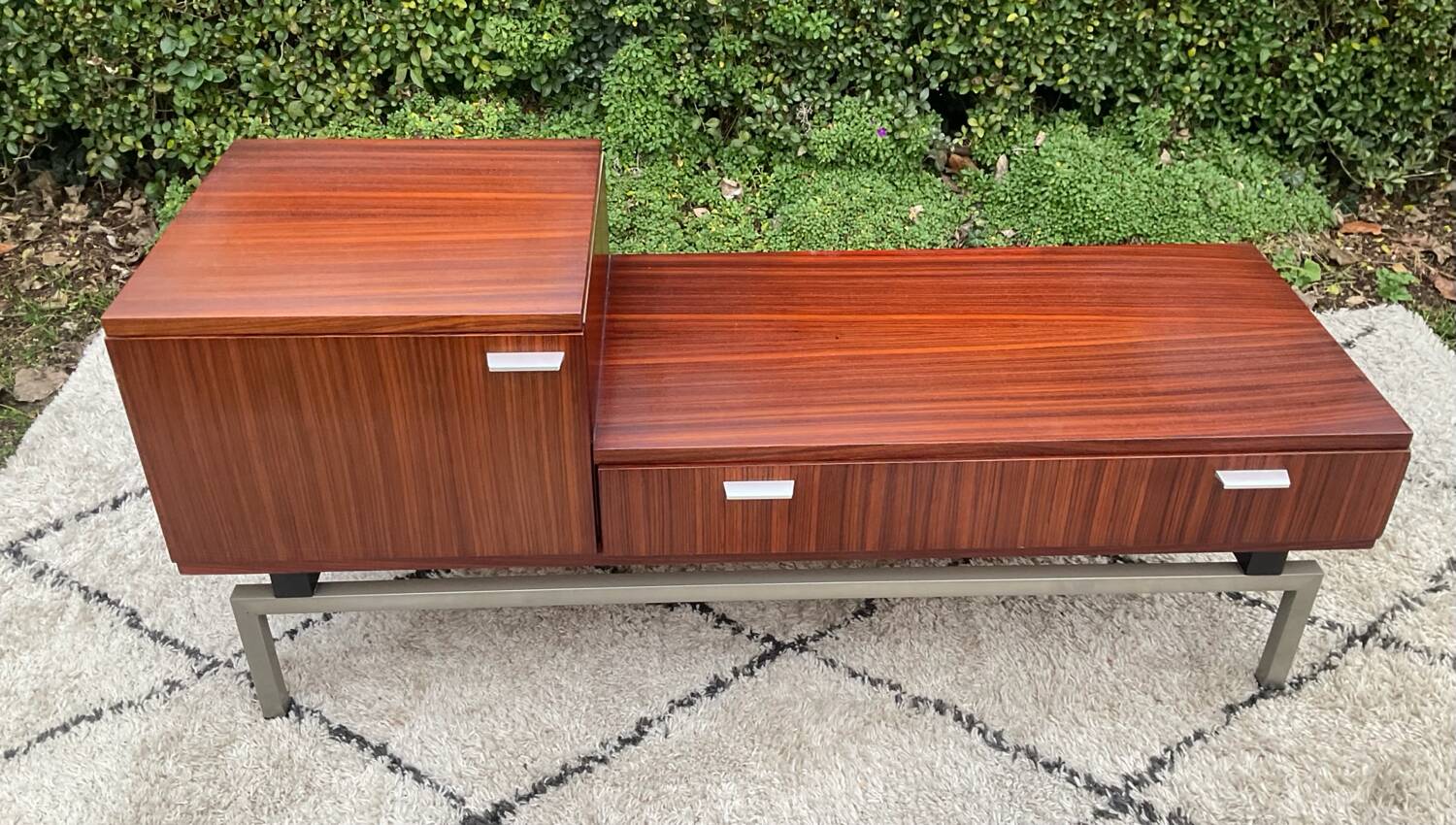 Vintage TV unit in rosewood from the 60s-70s.