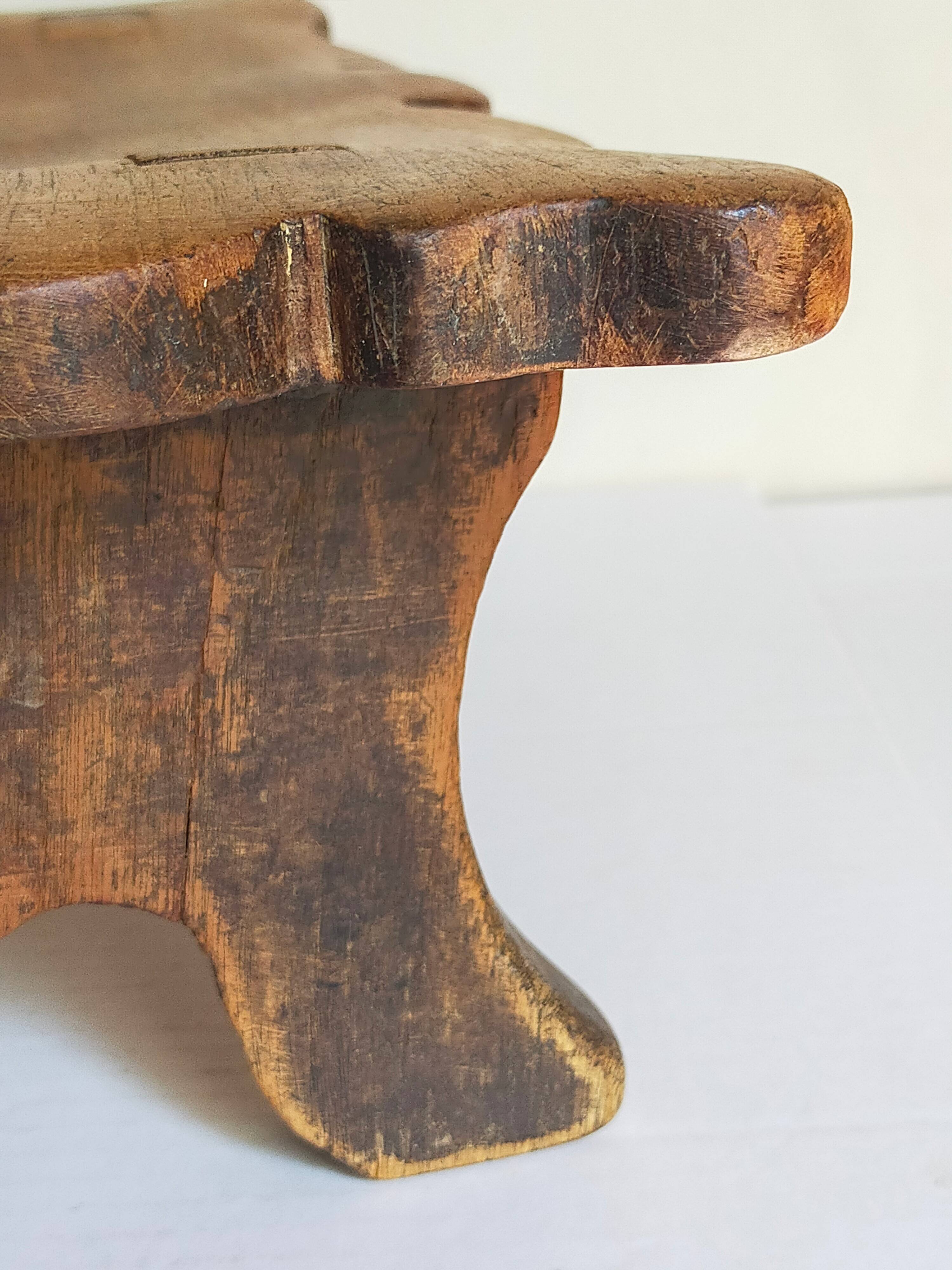 Old footstool in solid wood 19th century