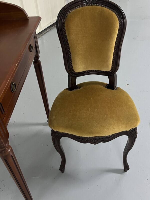 Ensemble bureau secrétaire et chaise à l’ancienne.