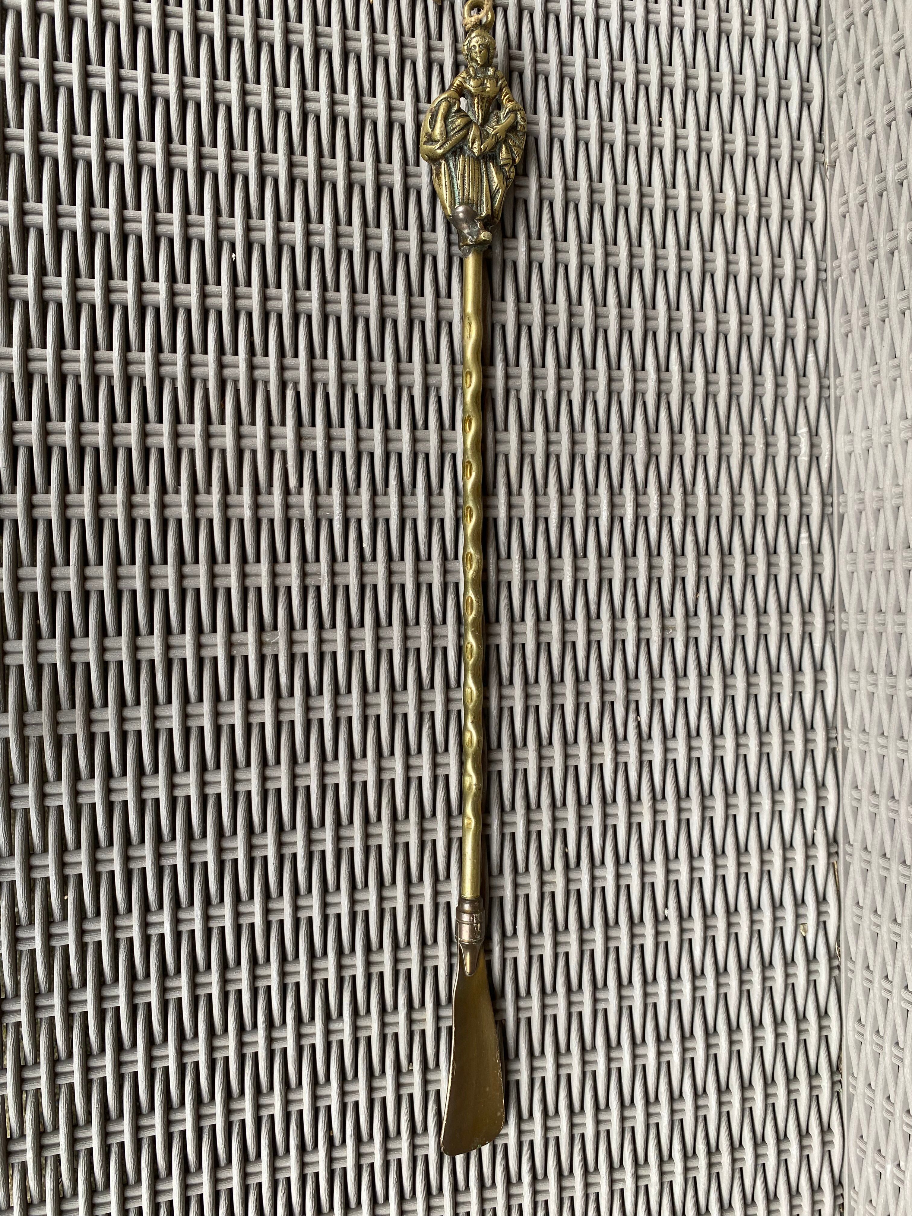 Title: Vintage Brass / Bronze Shoe Horn – Marquise Él Figurine