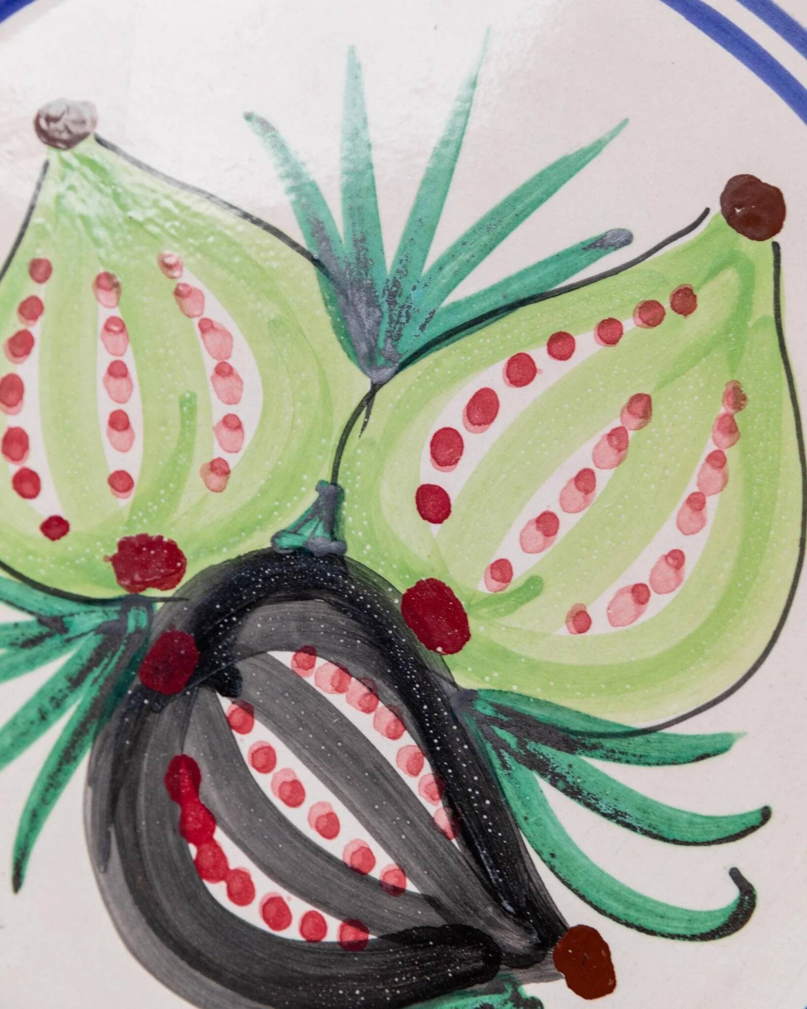 Beige Ceramic XXL Vintage Plate with Hand-Painted 3-Fig Fruit Motif, Sicily 1960s Wall Decor