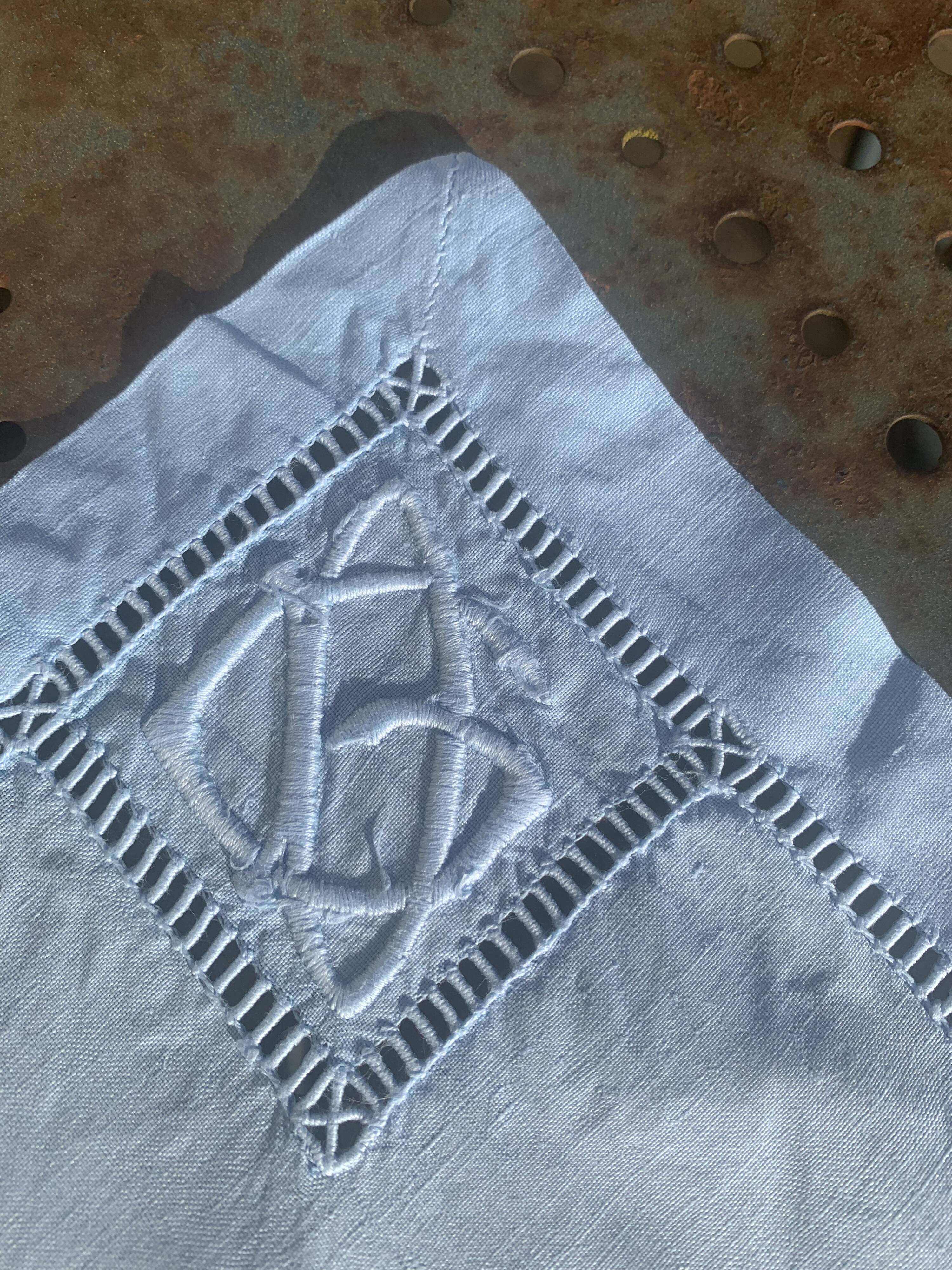 6 cotton and linen napkins, pastel blue, embroidered, OG monograms,