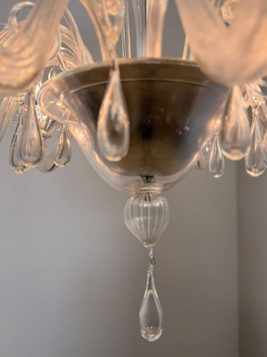 Venetian chandelier in transparent Murano glass with 10 light arms, circa 1980.