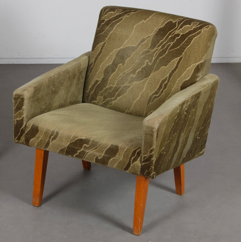 Paire de fauteuils en bois des années 1970