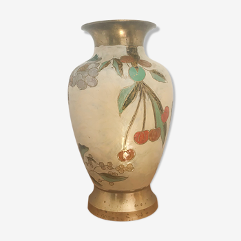 Vase en laiton - motif floral