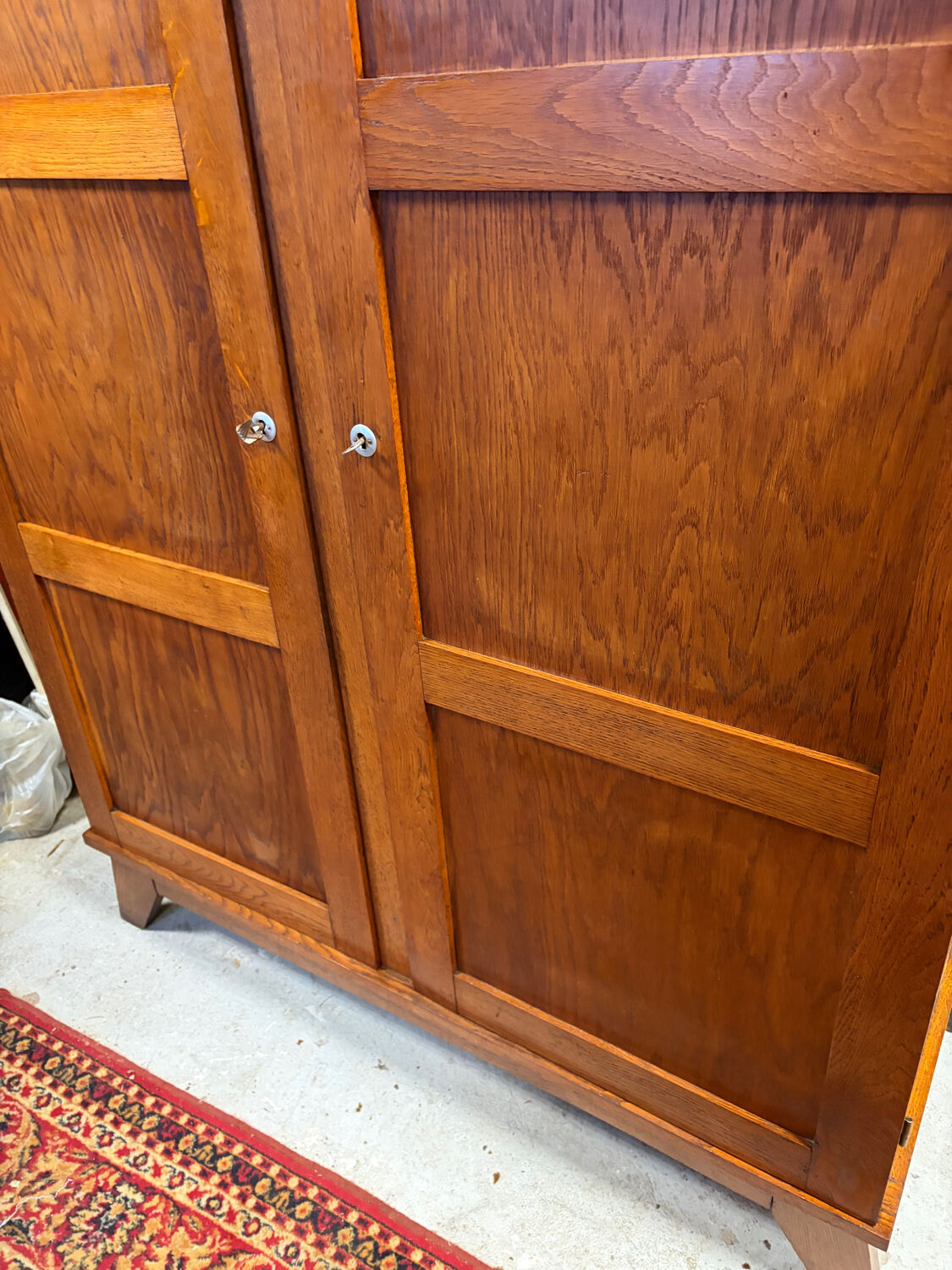 René Gabriel designed wardrobe shoulder reconstruction.