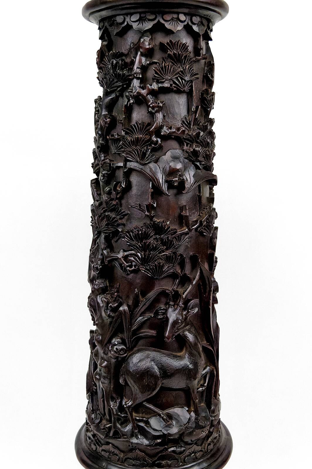 Important high Asian column / saddle in carved wood, circa 1880, Indochina