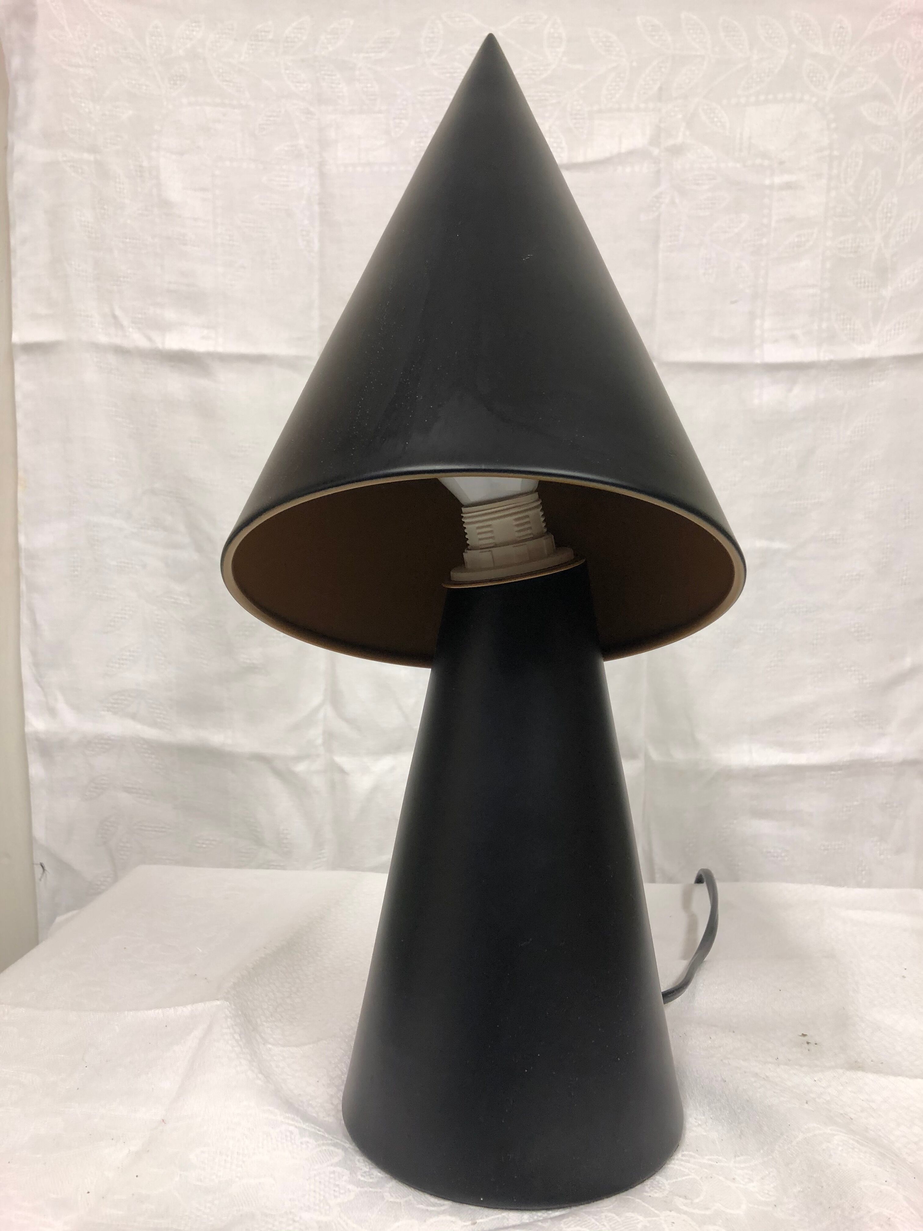 Black double cone lamp