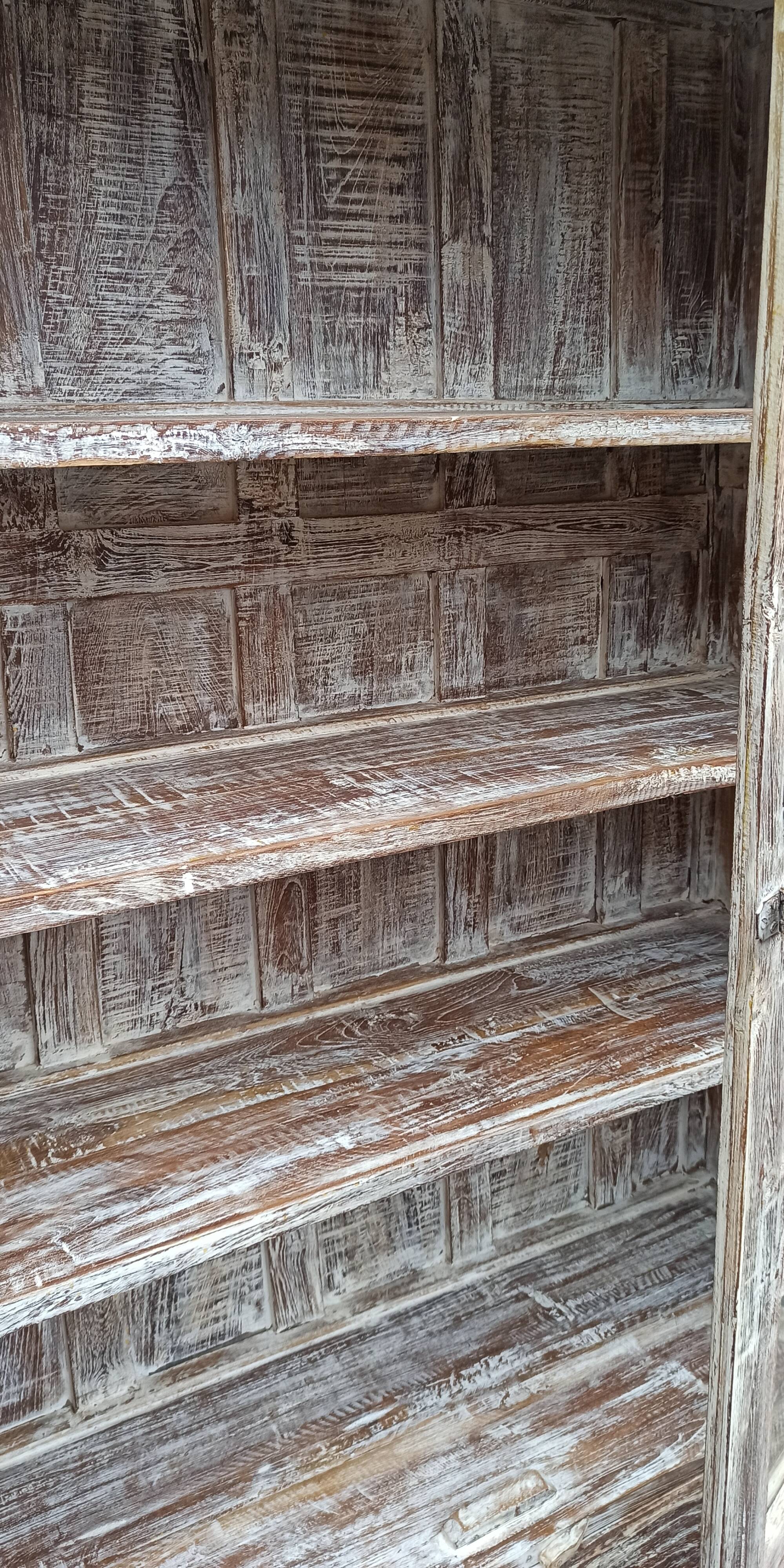 Vaisselier en bois ancien