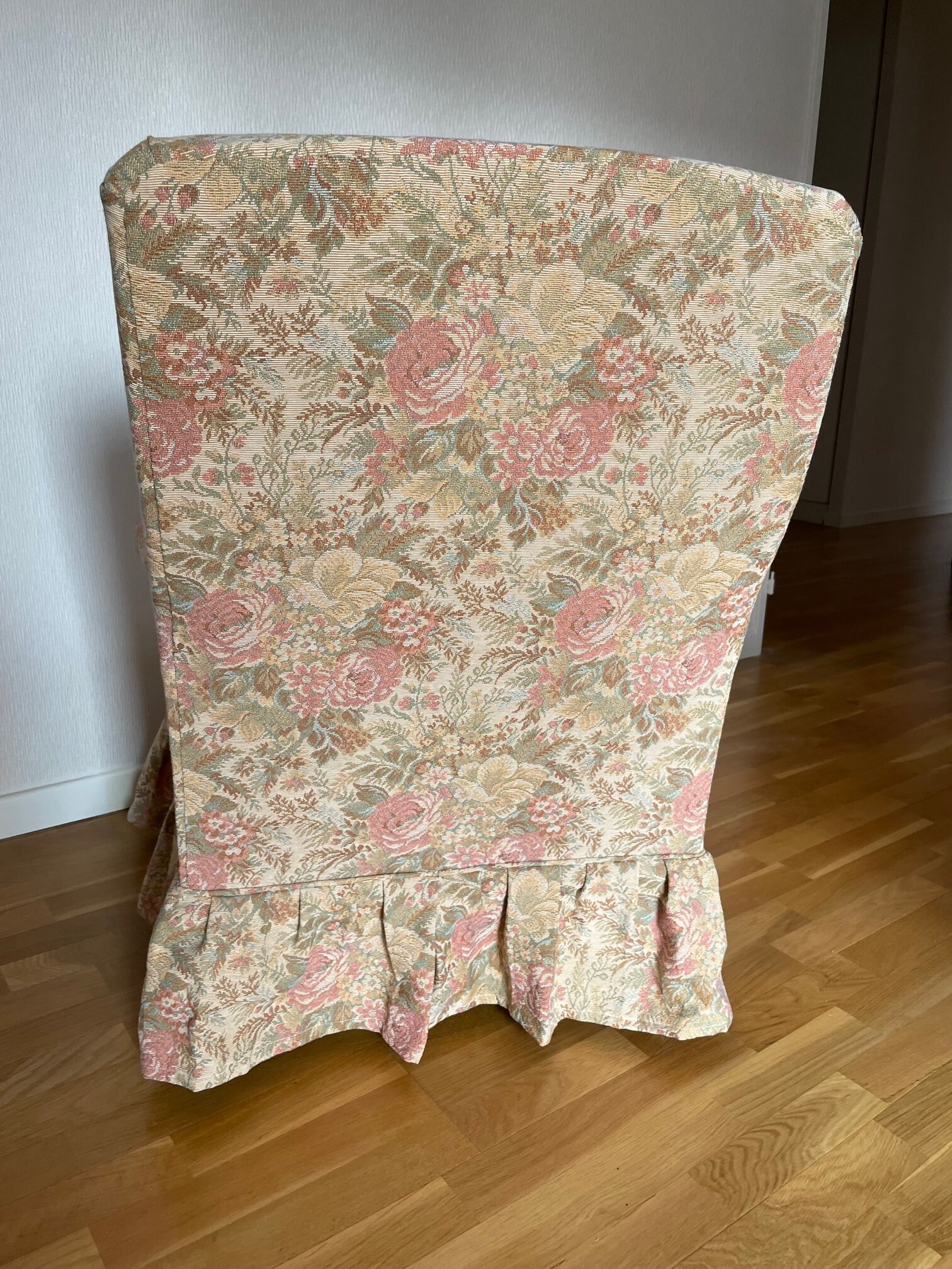 Antique toad armchair