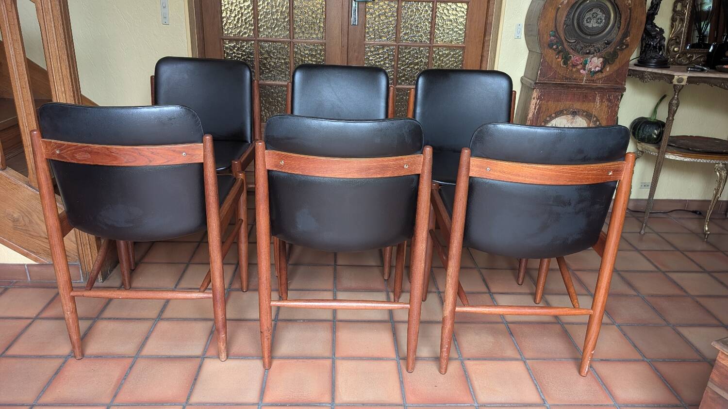 6 Chaises scandinaves teck et simili cuir 1960