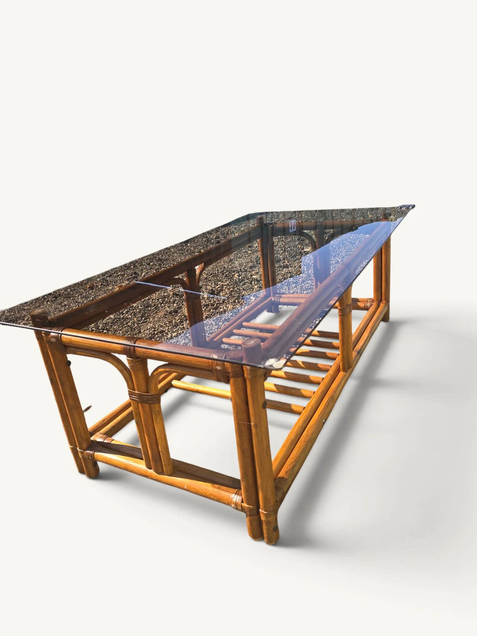 Table basse vintage rotin bambou et verre fumé