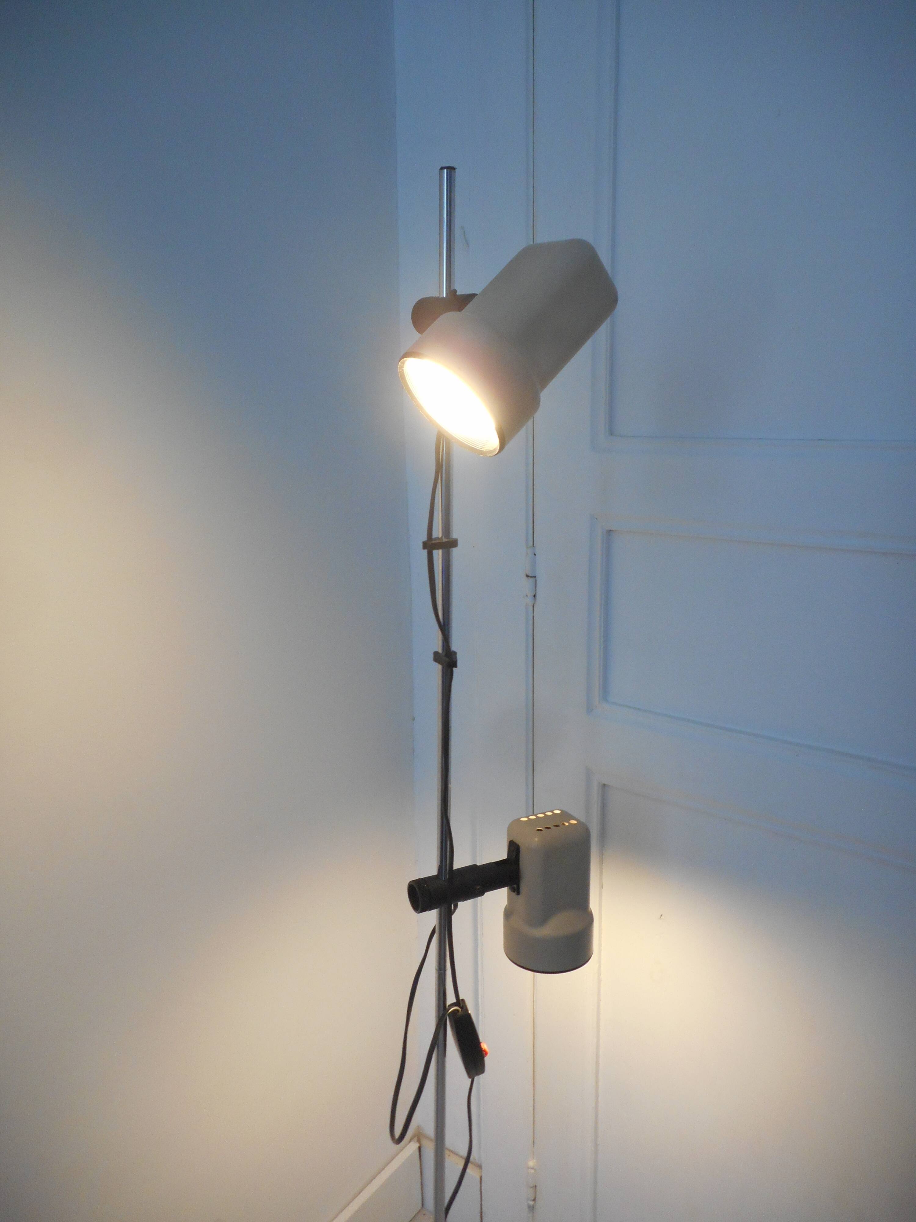 Vintage lamppost spot