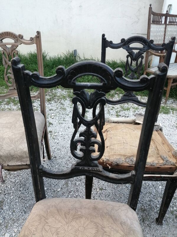 Lot 4 chaises ''Chippendale