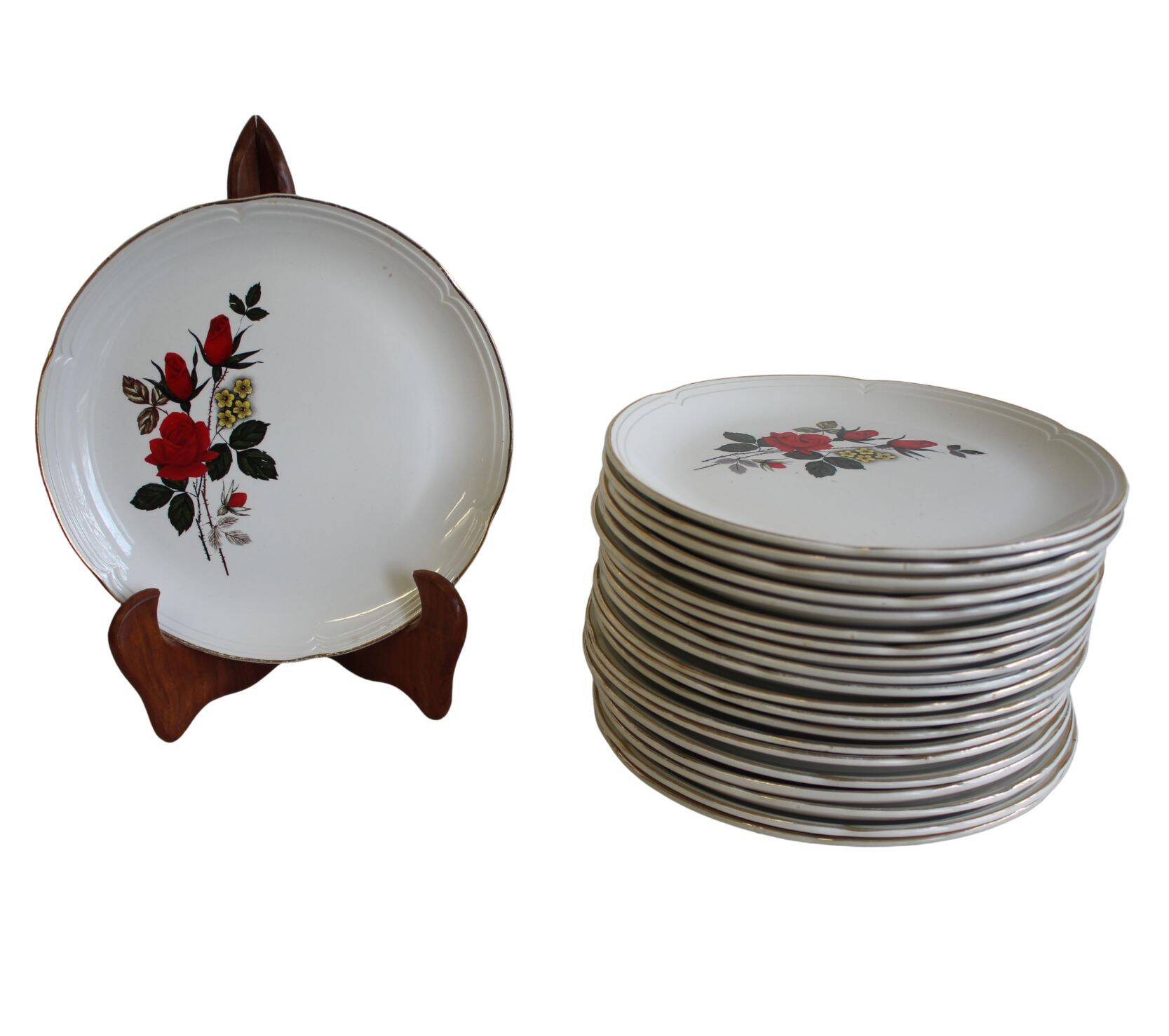 Plate with red roses Moulin des Loups