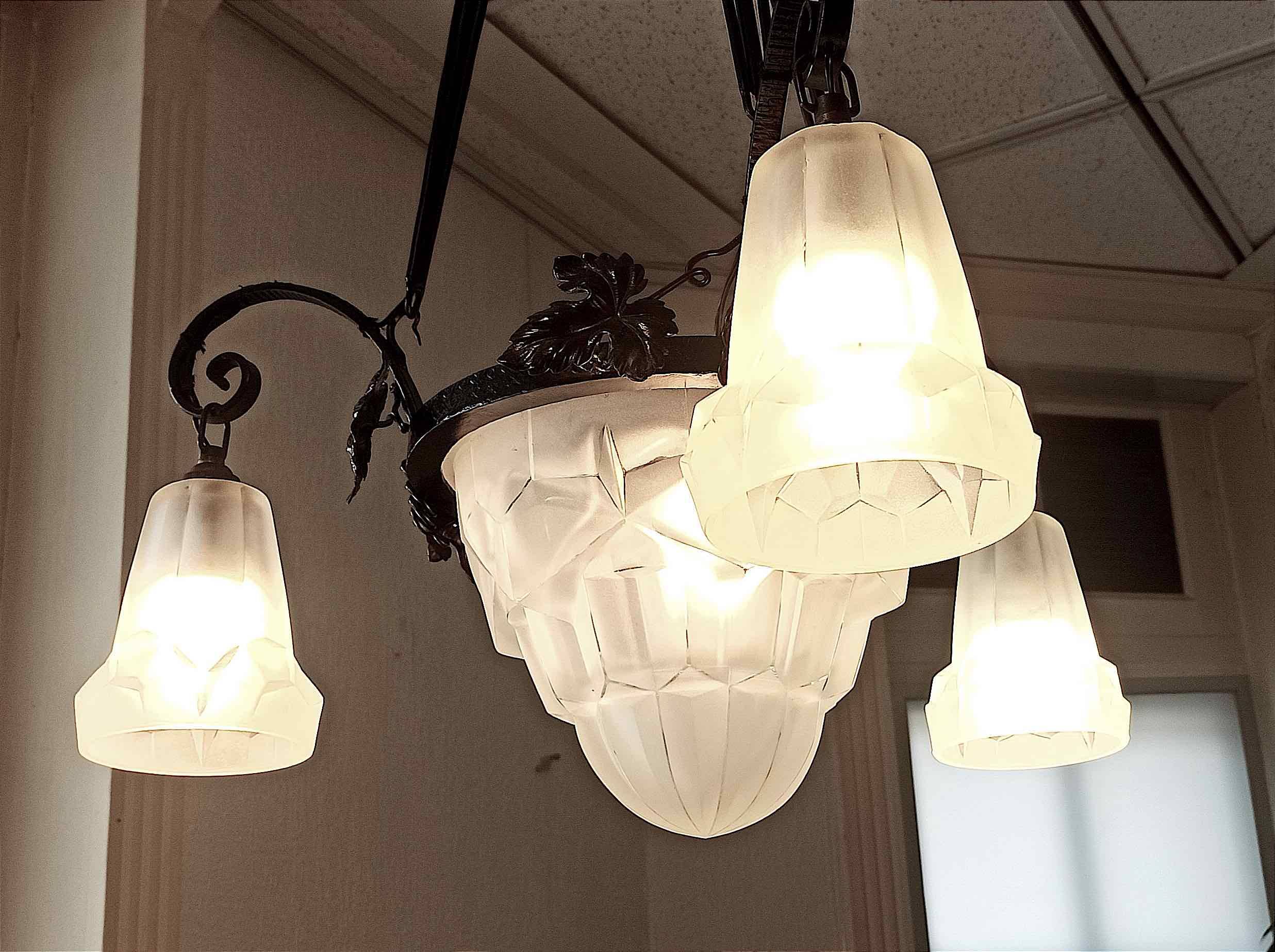 Degué 4-light Art Deco chandelier Width 62 cm Height 93 cm