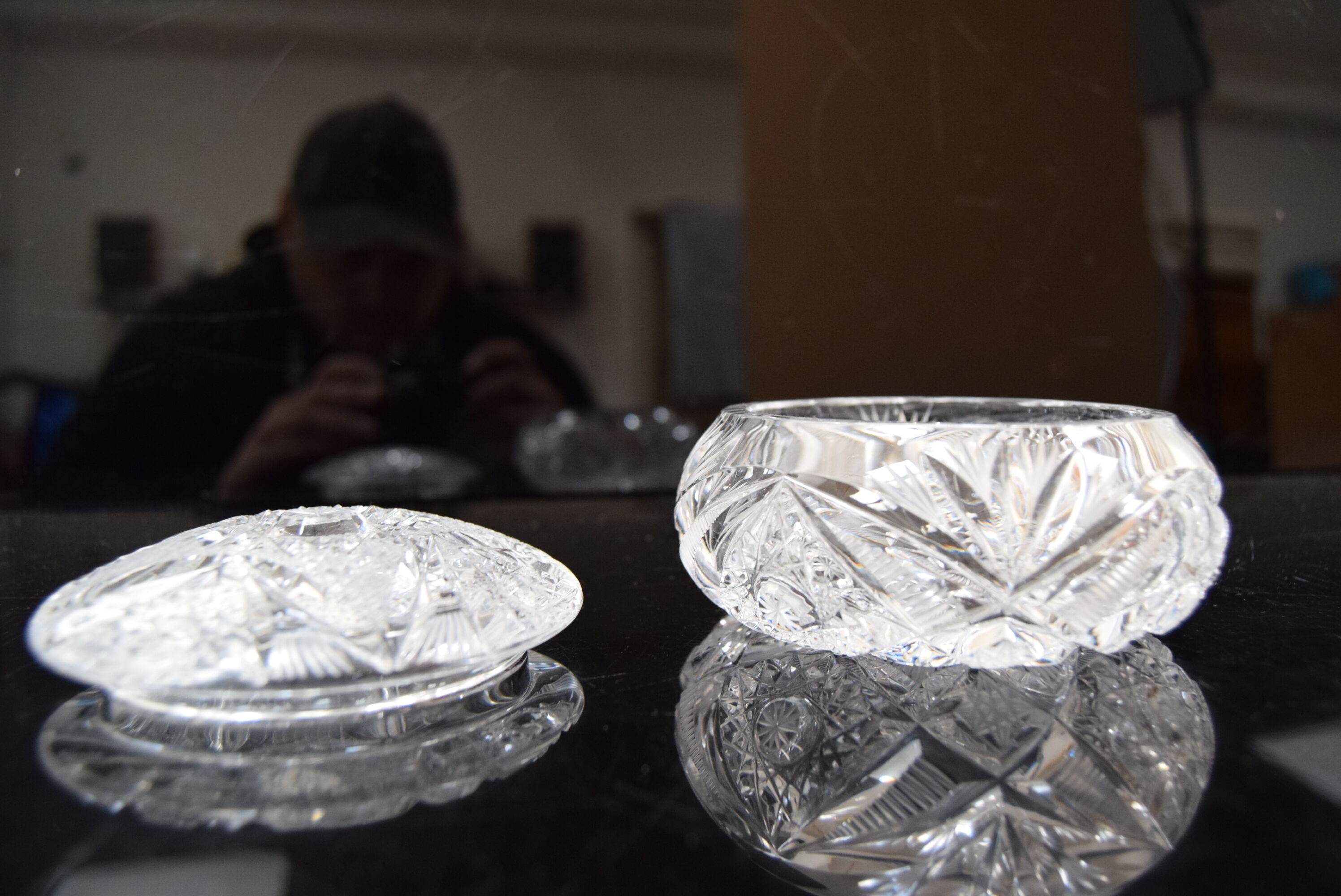 Sugary bowl,cut crystal glass,bohemia in the 1960's.