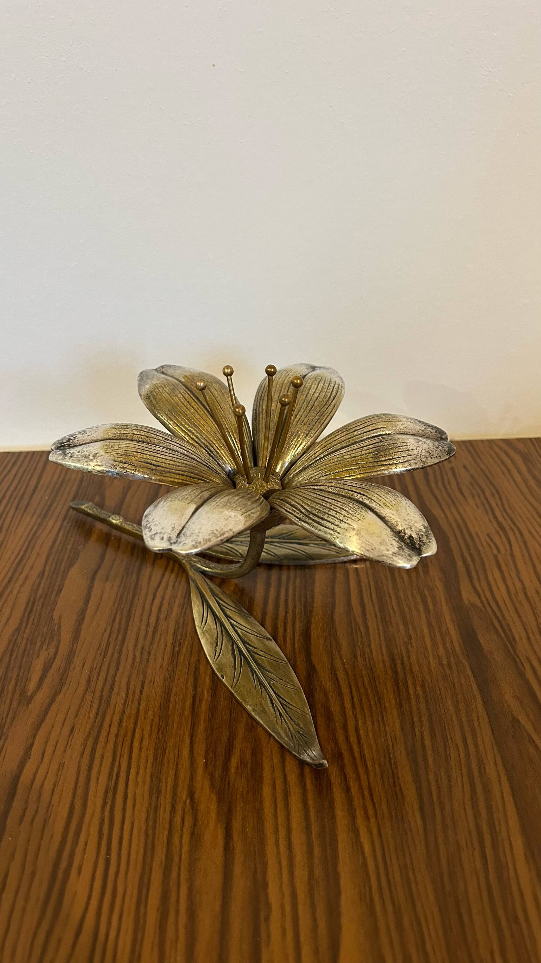 Golden metal lotus flower ashtray