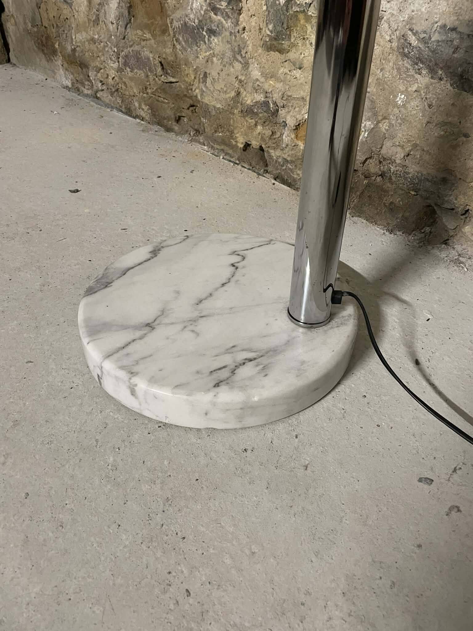 Vintage 5-branch floor lamp in chrome and marble – 1970s arc style