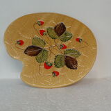 Dish center table strawberry decoration poet laval drome france painter's palette form