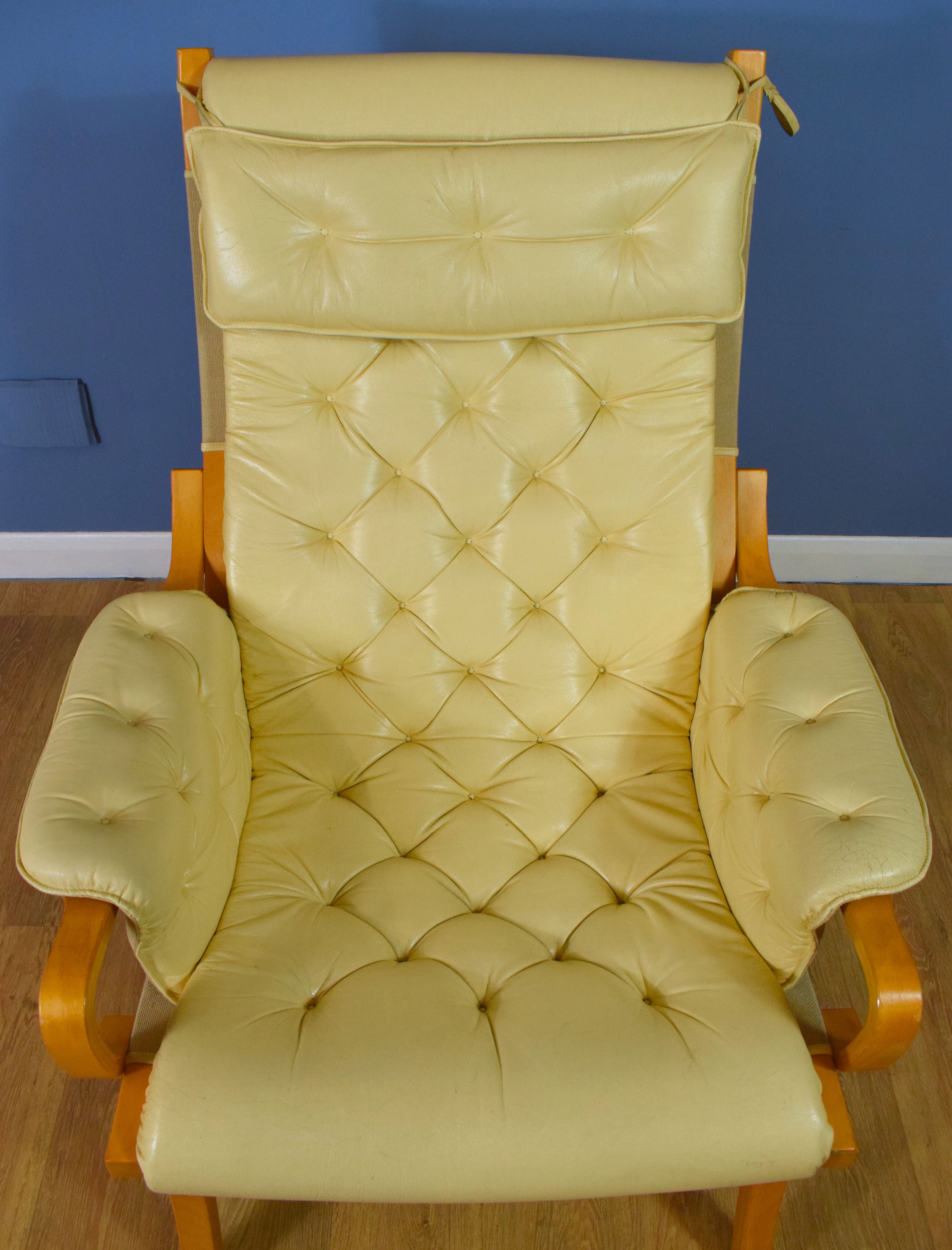 Mid Century Retro Danish Cream Leather Lounge Armchair (2 available) 1970s
