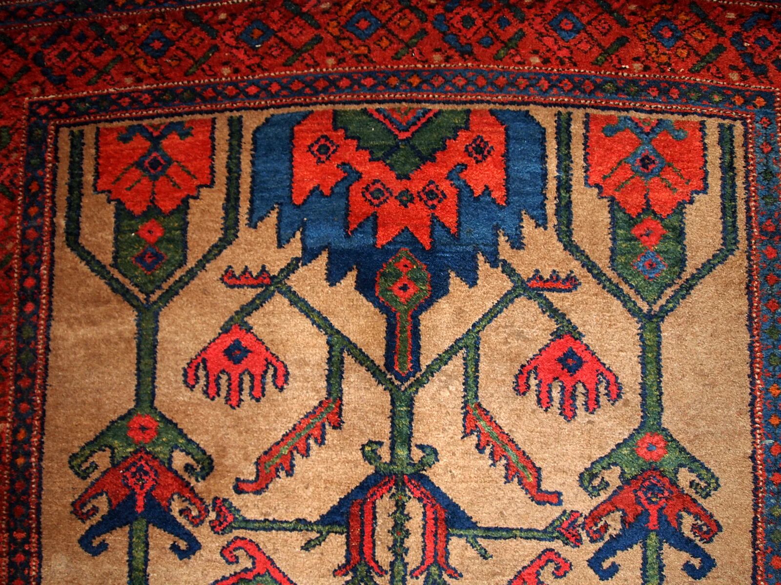 Handmade antique Persian Kurdish rug 122cm x 183cm 1900s