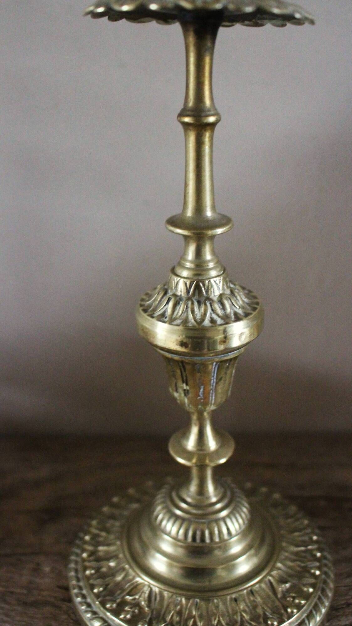 Candle holder brass corolla decor candle