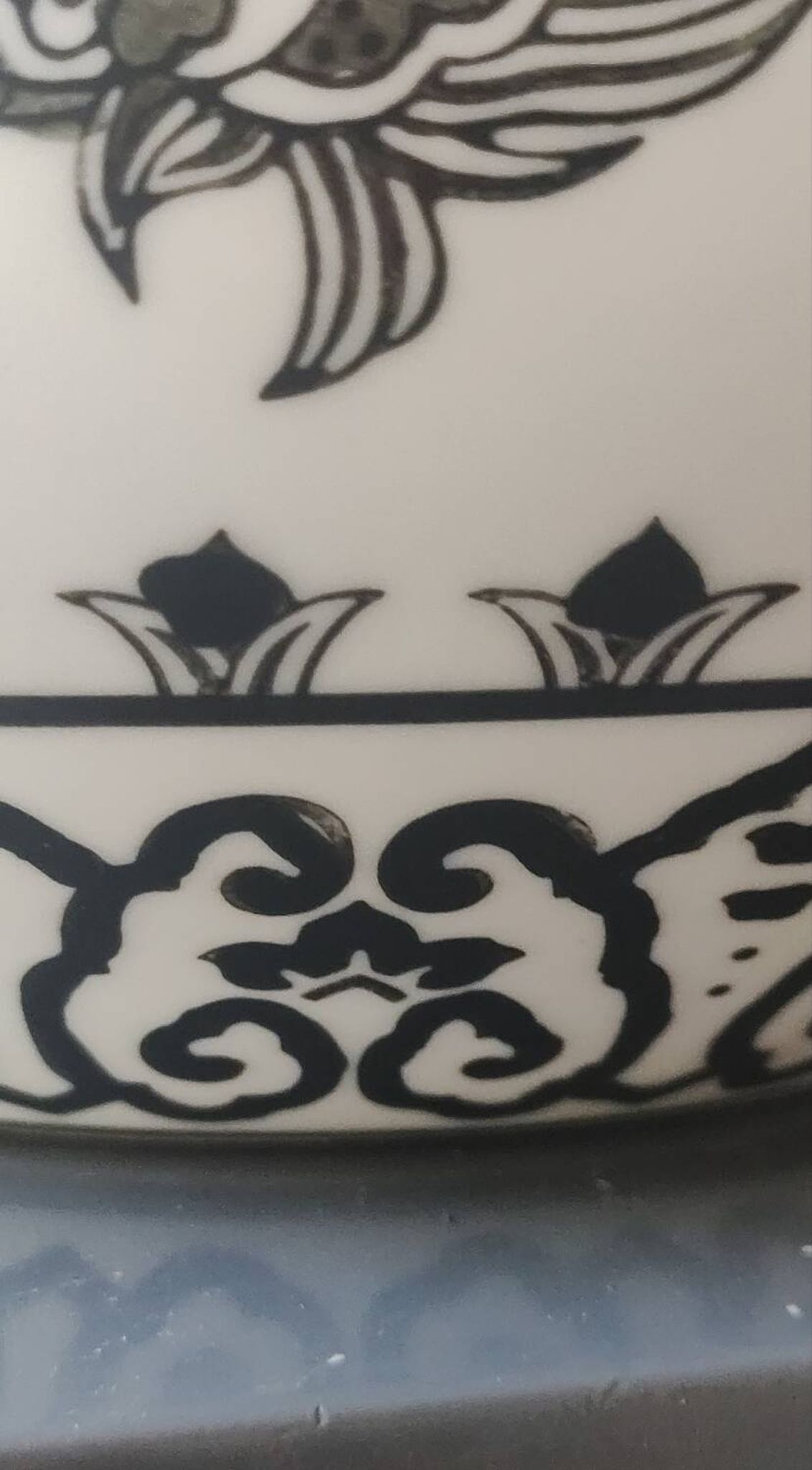 Vase Sia Home Fashion. Celestial Sphere design. Decor with birds/Chimeras.