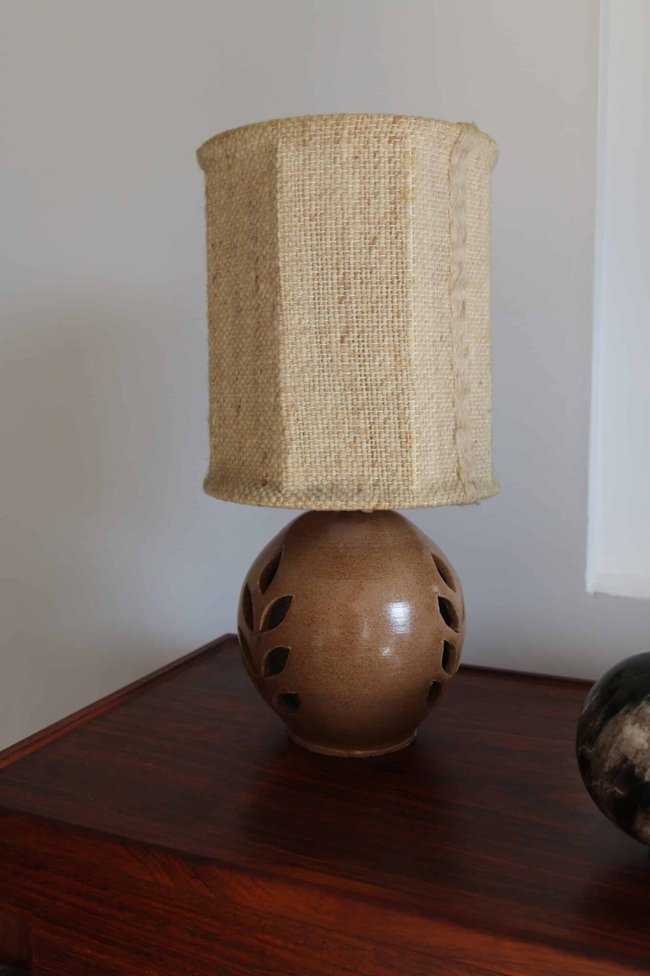 Lattice stoneware lamp