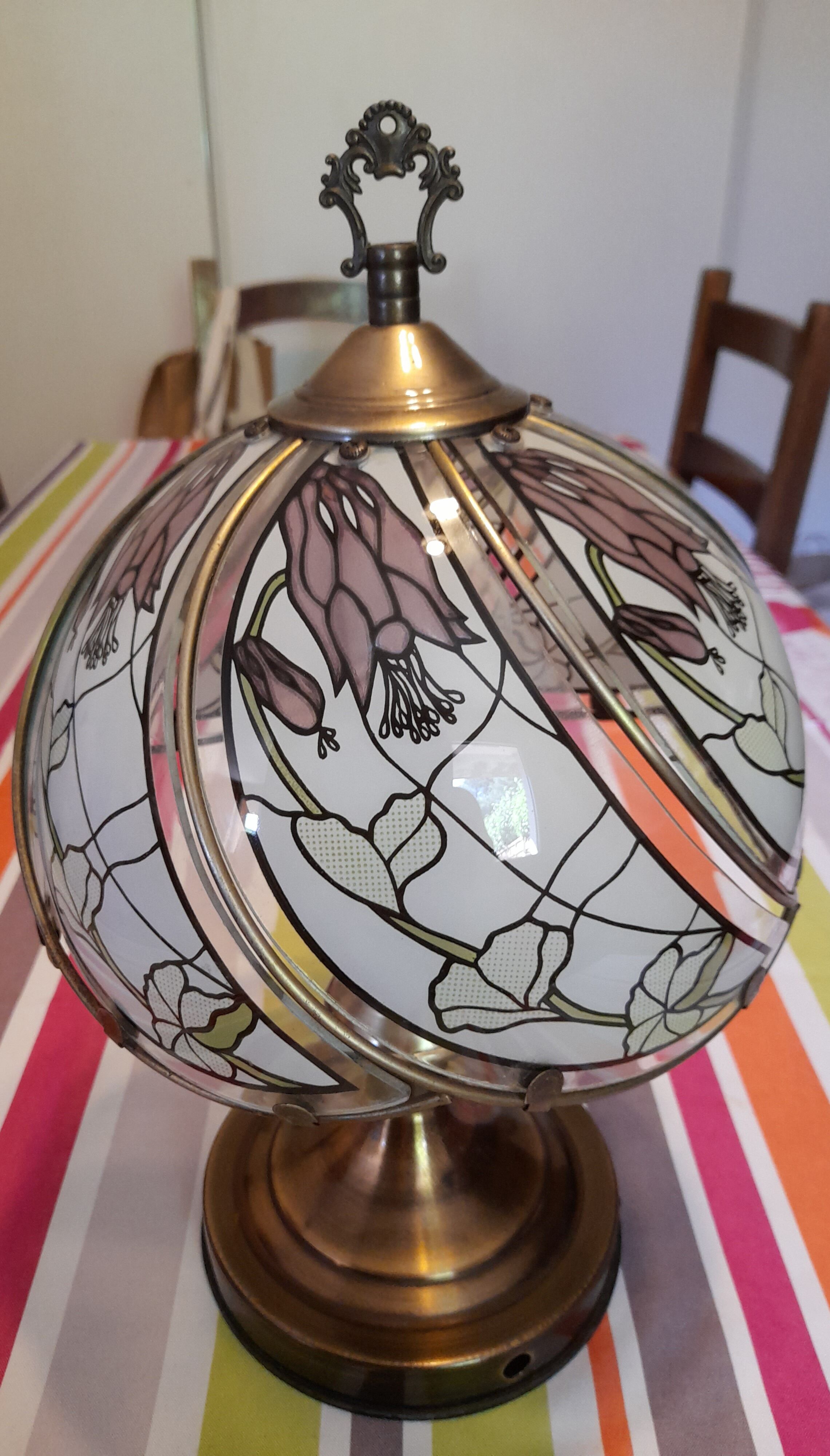 Vintage touch lamp
