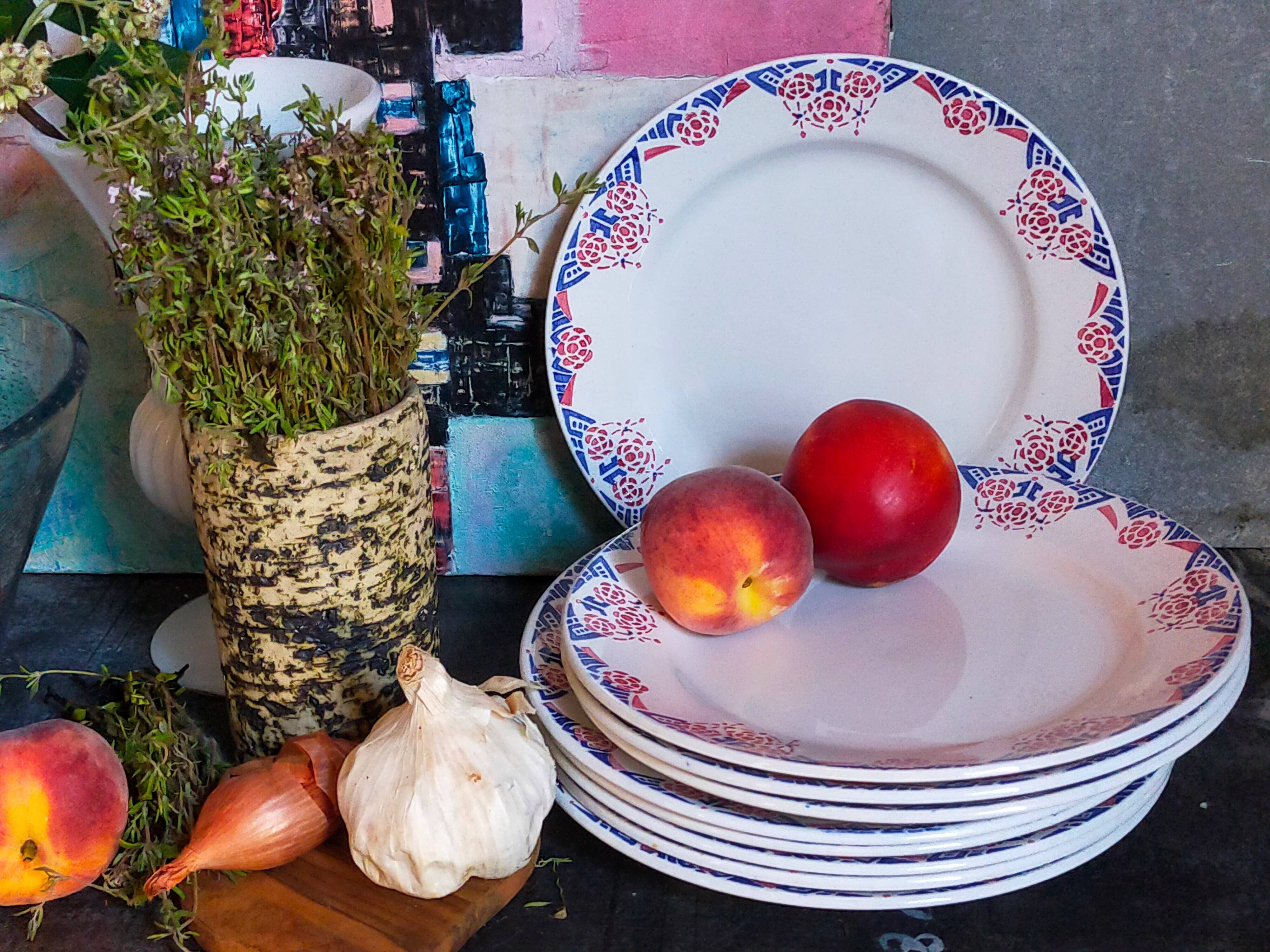 Nine Sarreguemines earthenware dessert plates, Brunoy service, 1940s