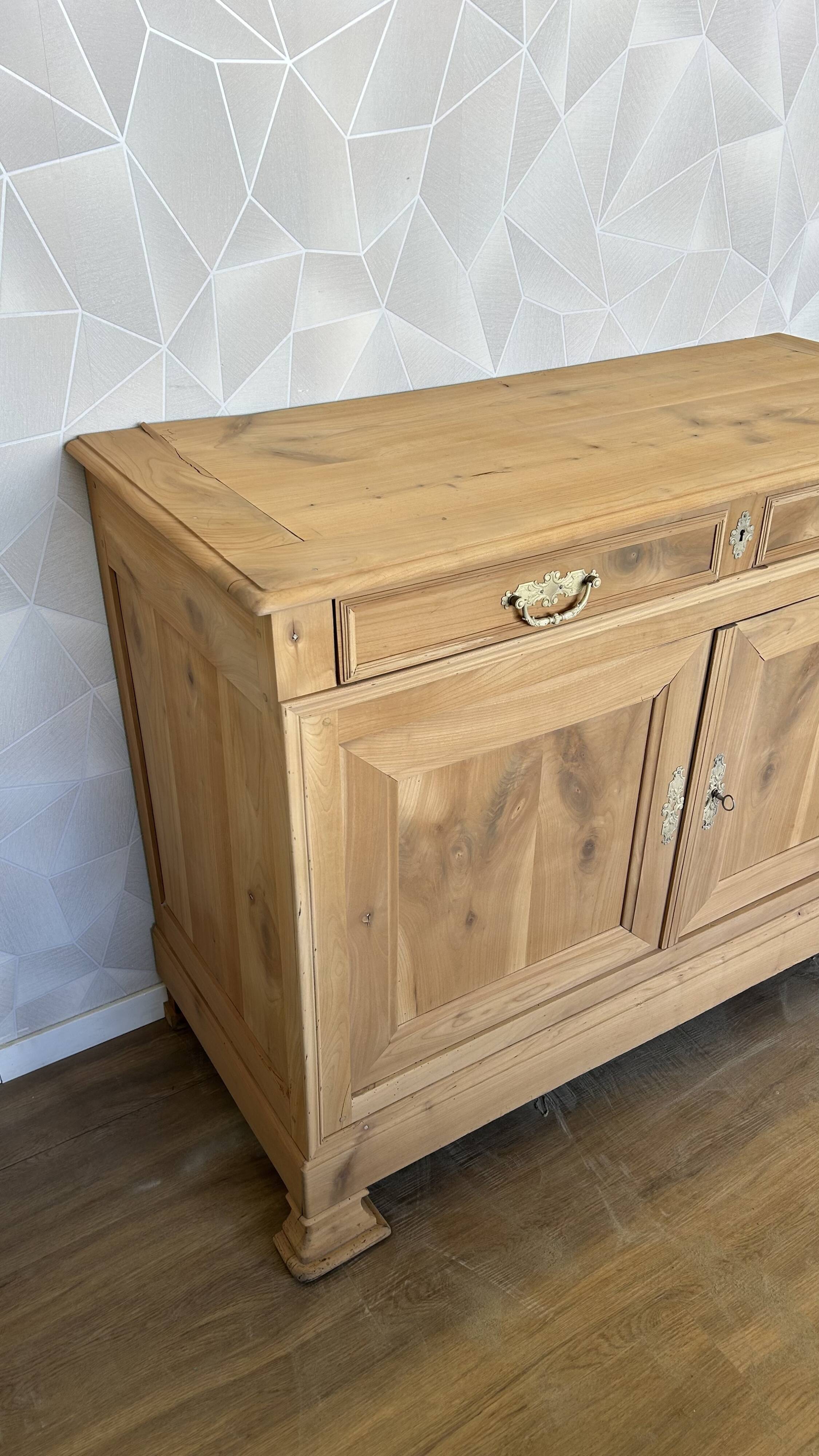 2-door solid wood airbrushed sideboard